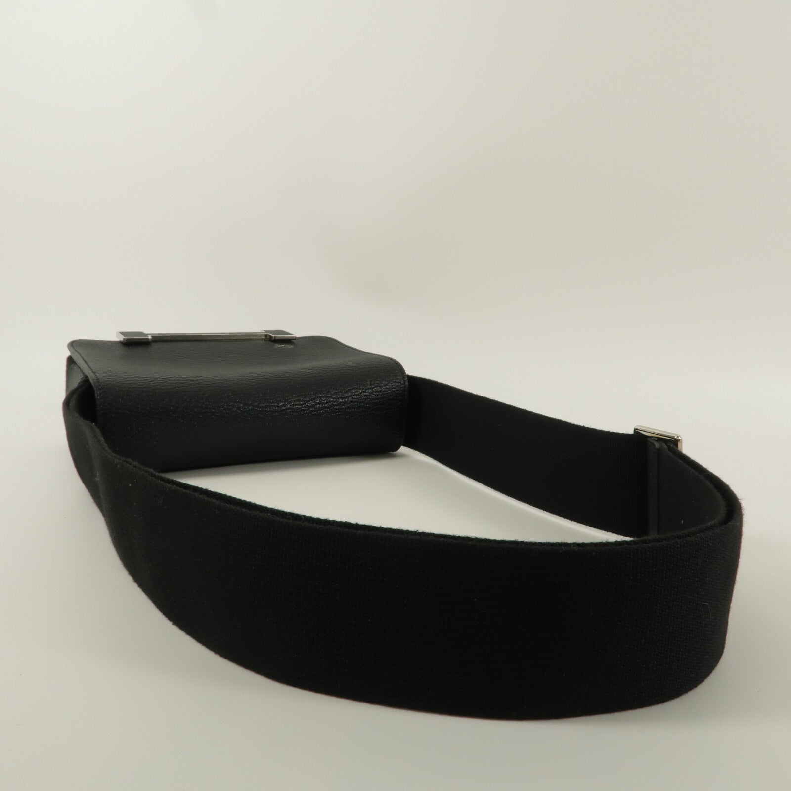HERMES Chevre皮革Geta肩背袋Noir