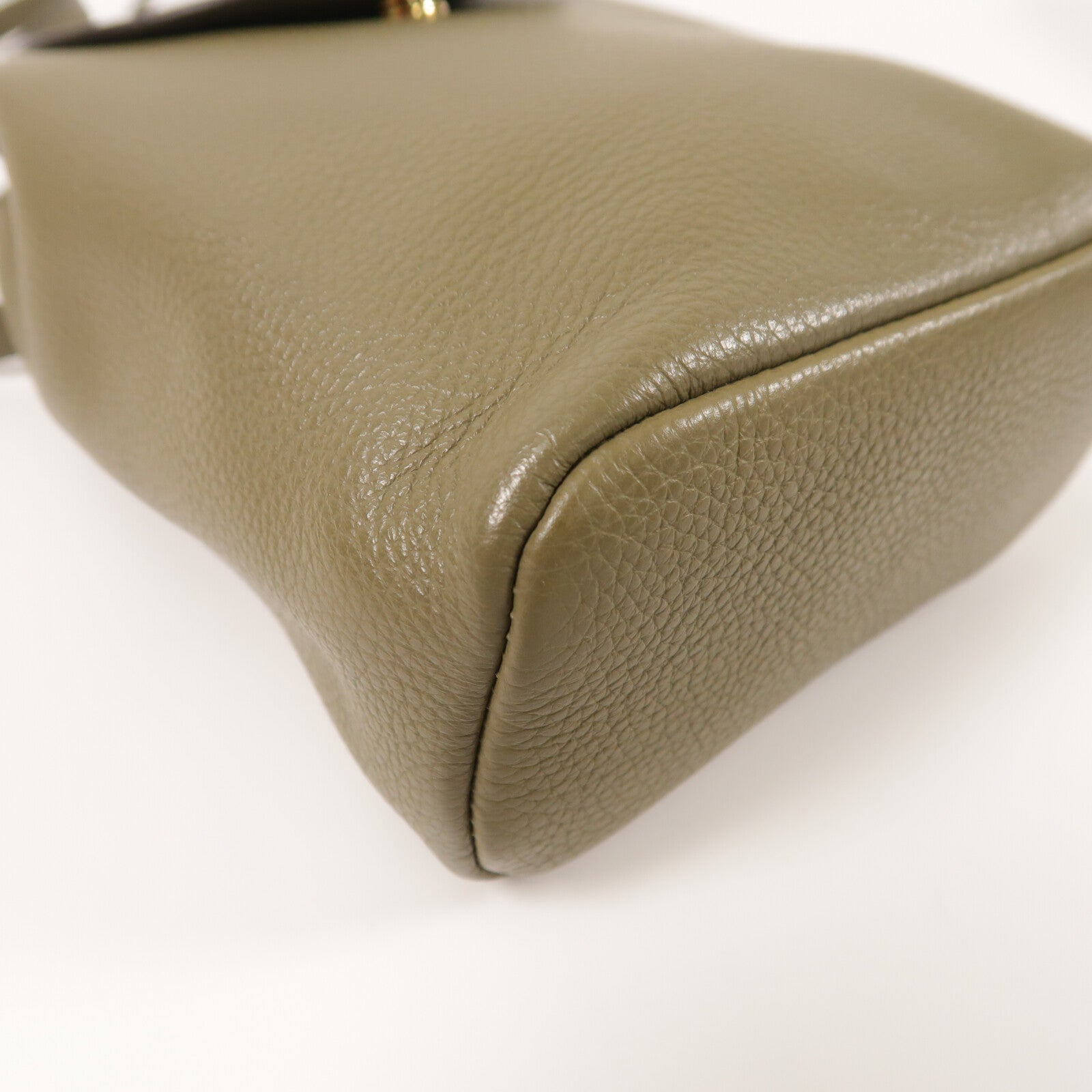 Salvatore Ferragamo 牛皮皮革Gancini金扣背包