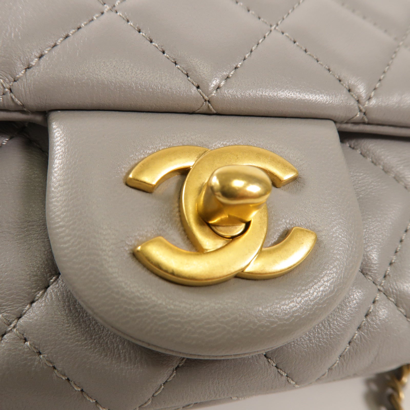 CHANEL 羊皮皮革Classic 20金扣鏈帶肩背袋