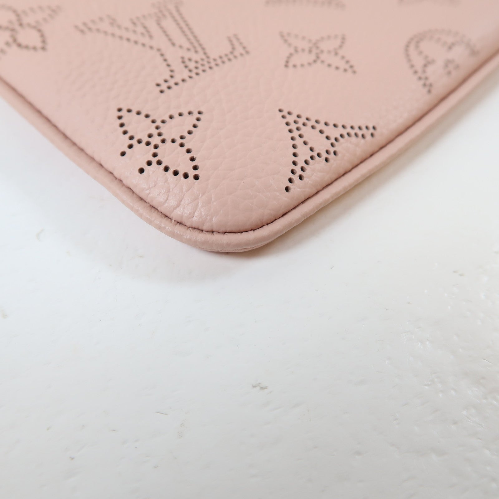 LOUIS VUITTON Monogram Mahina Key Pouch銀扣零錢包粉紅色