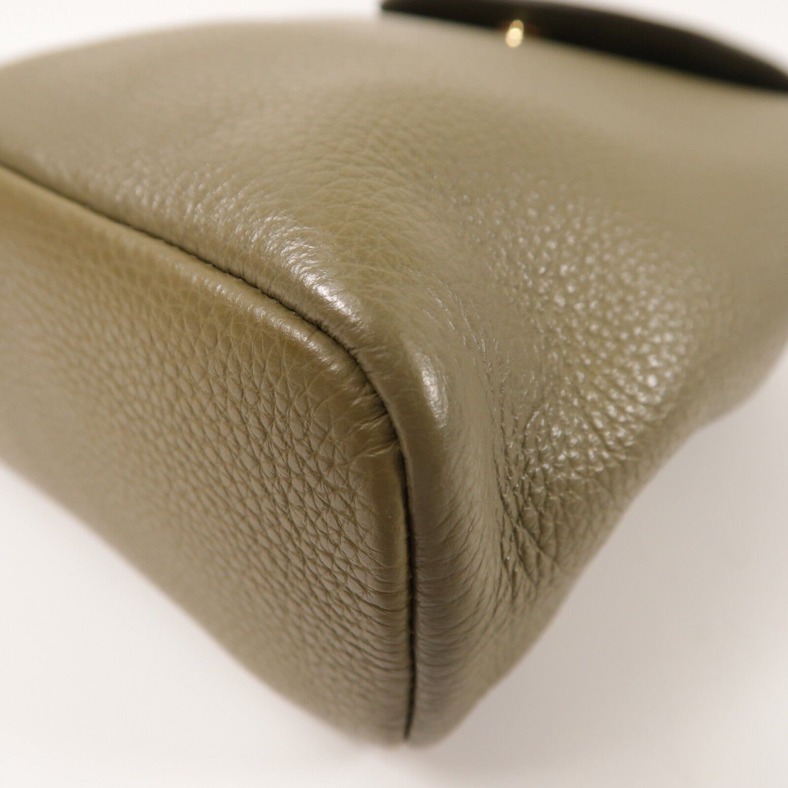 Salvatore Ferragamo 牛皮皮革Gancini金扣背包
