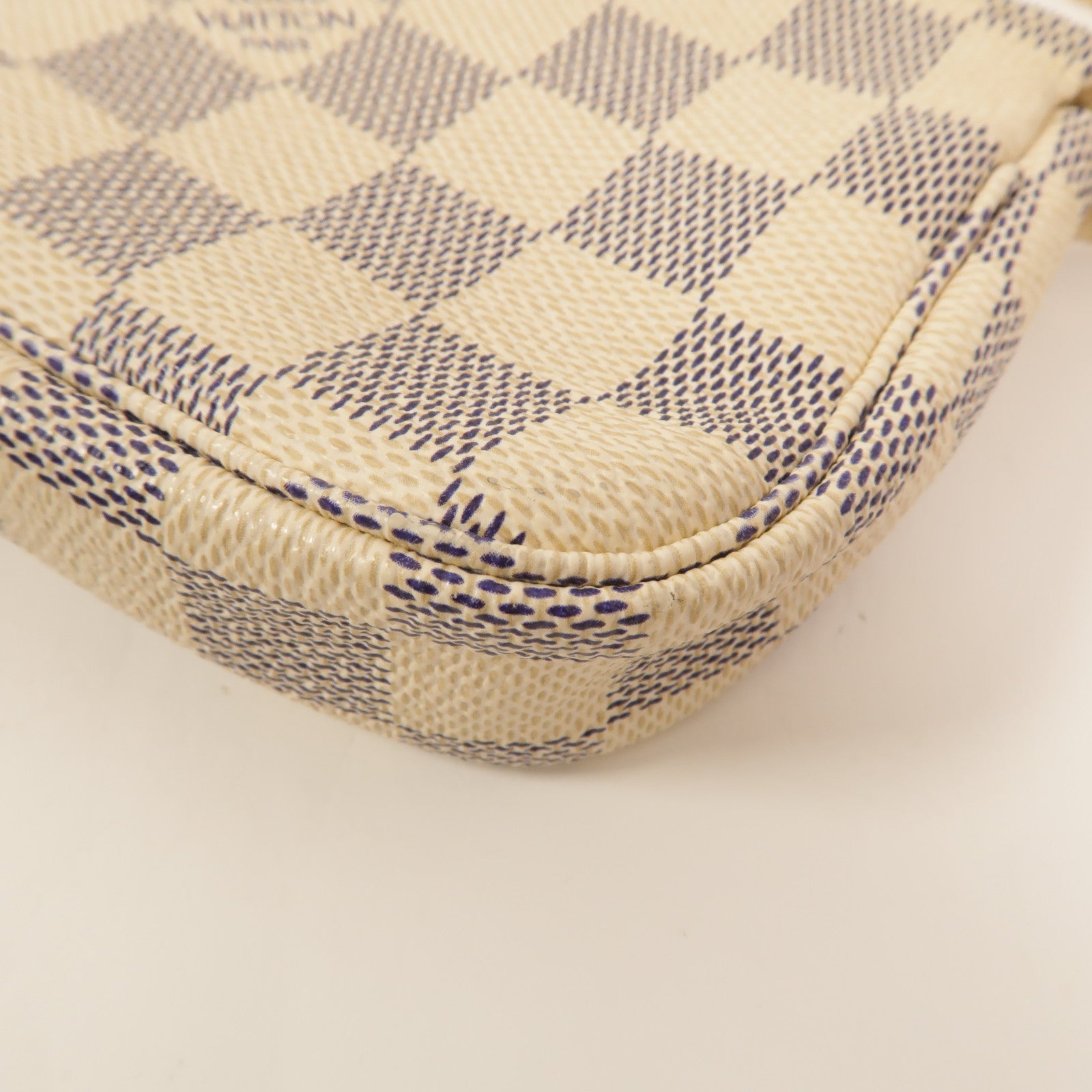 LOUIS VUITTON Damier Azur Mini Pochette Accessories鏈帶手挽袋