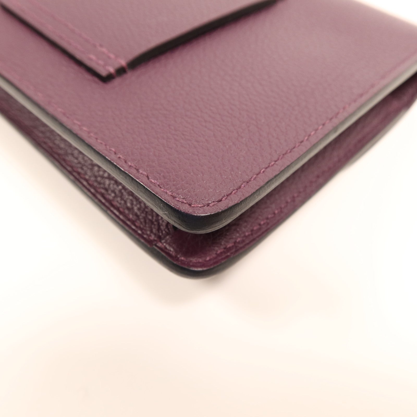 HERMES Evercolour皮革Roulis Slim金扣手拿包Cassis