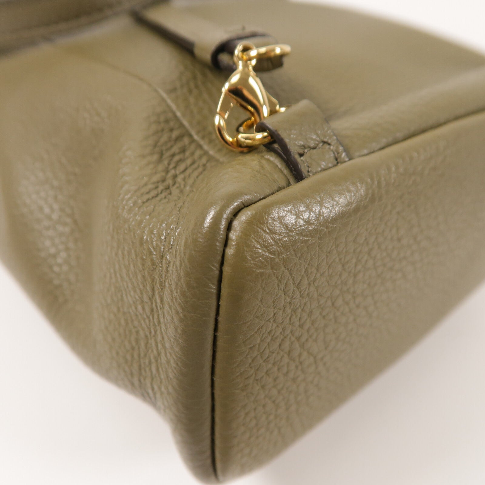 Salvatore Ferragamo 牛皮皮革Gancini金扣背包