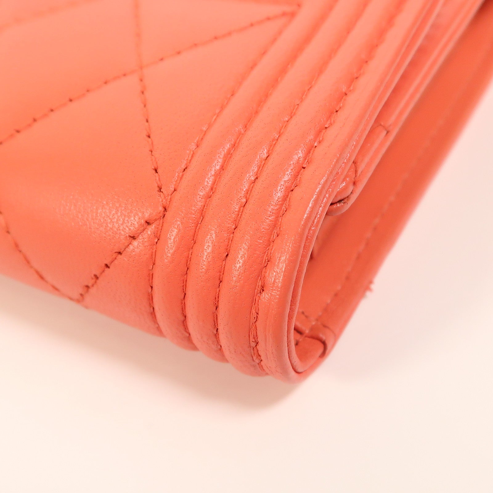 CHANEL 牛皮皮革Boy Wallet金扣錢包