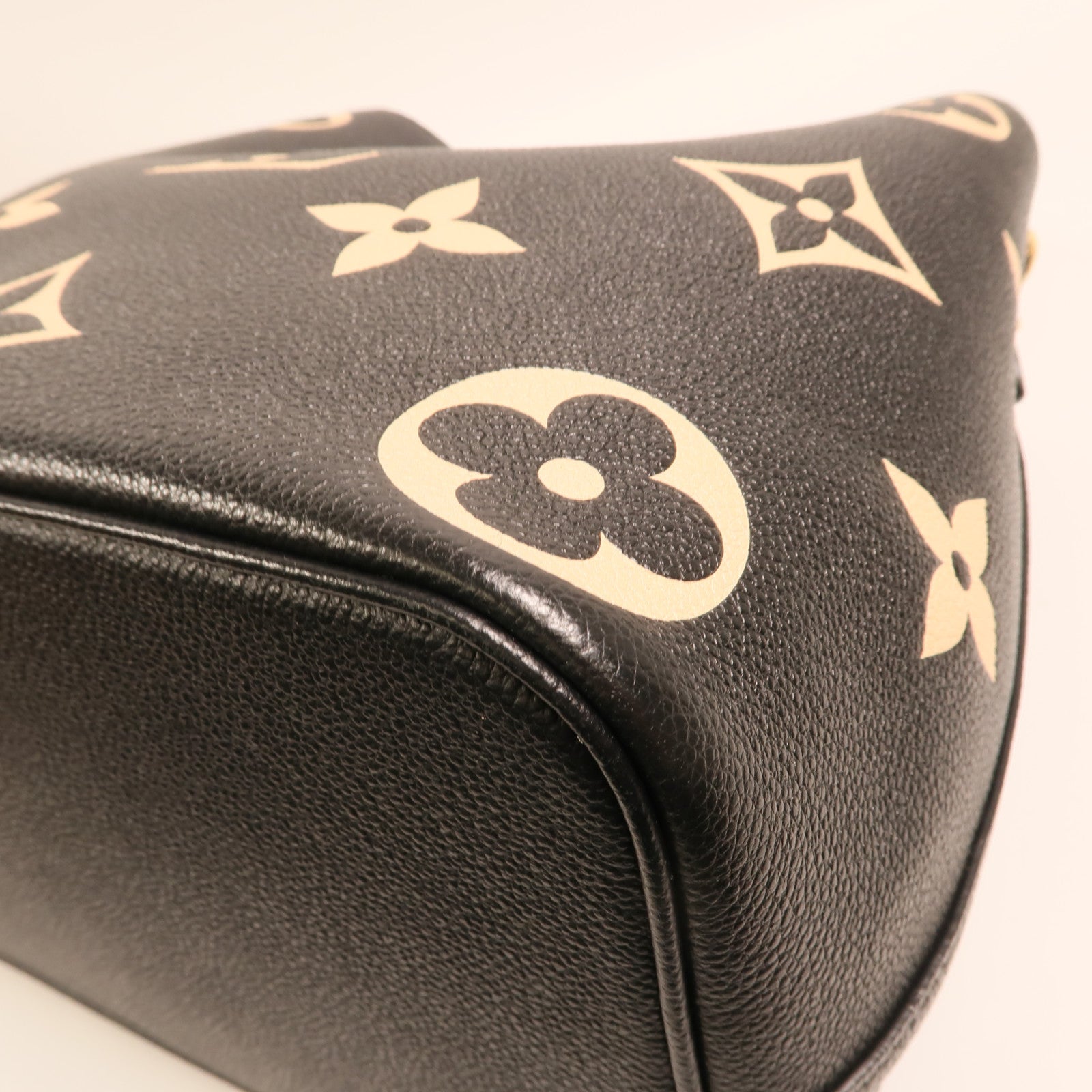 LOUIS VUITTON Monogram Empreinte Bicolor Neo Noe MM金扣手挽肩背兩用袋