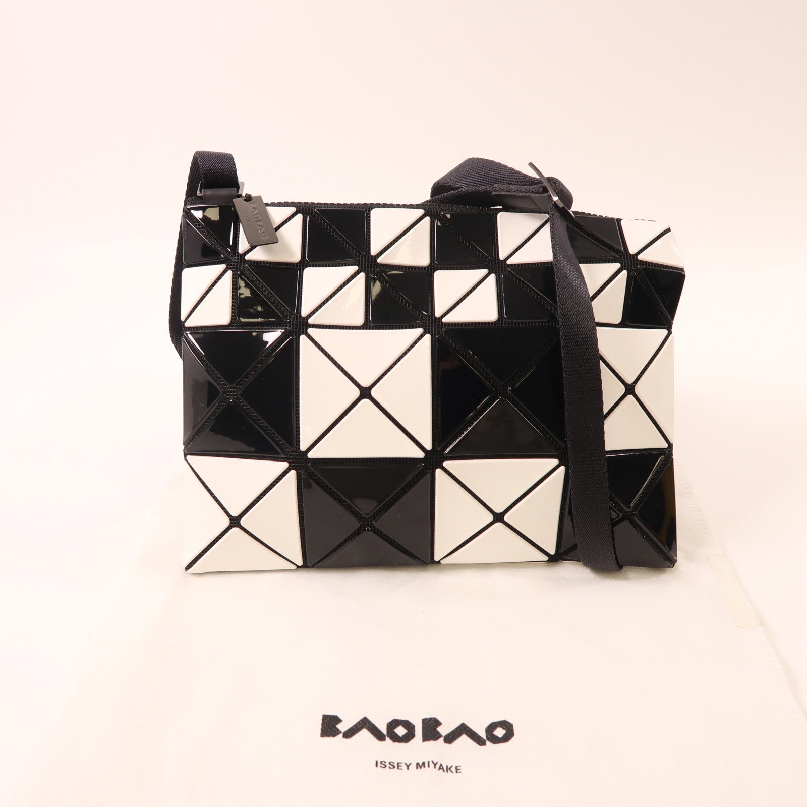ISSEY MIYAKE PVC Bao Bao Shoulder Bag肩背袋黑色/白色