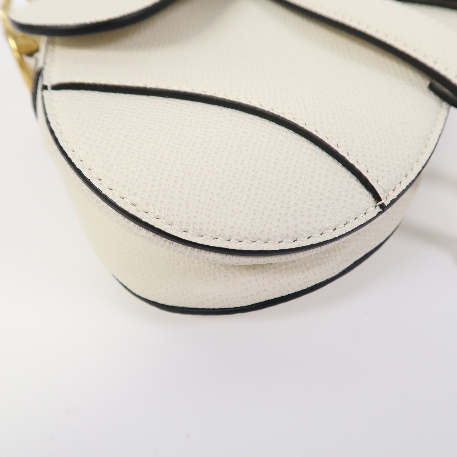 Dior 牛皮皮革Saddle Mini金扣手挽袋白色
