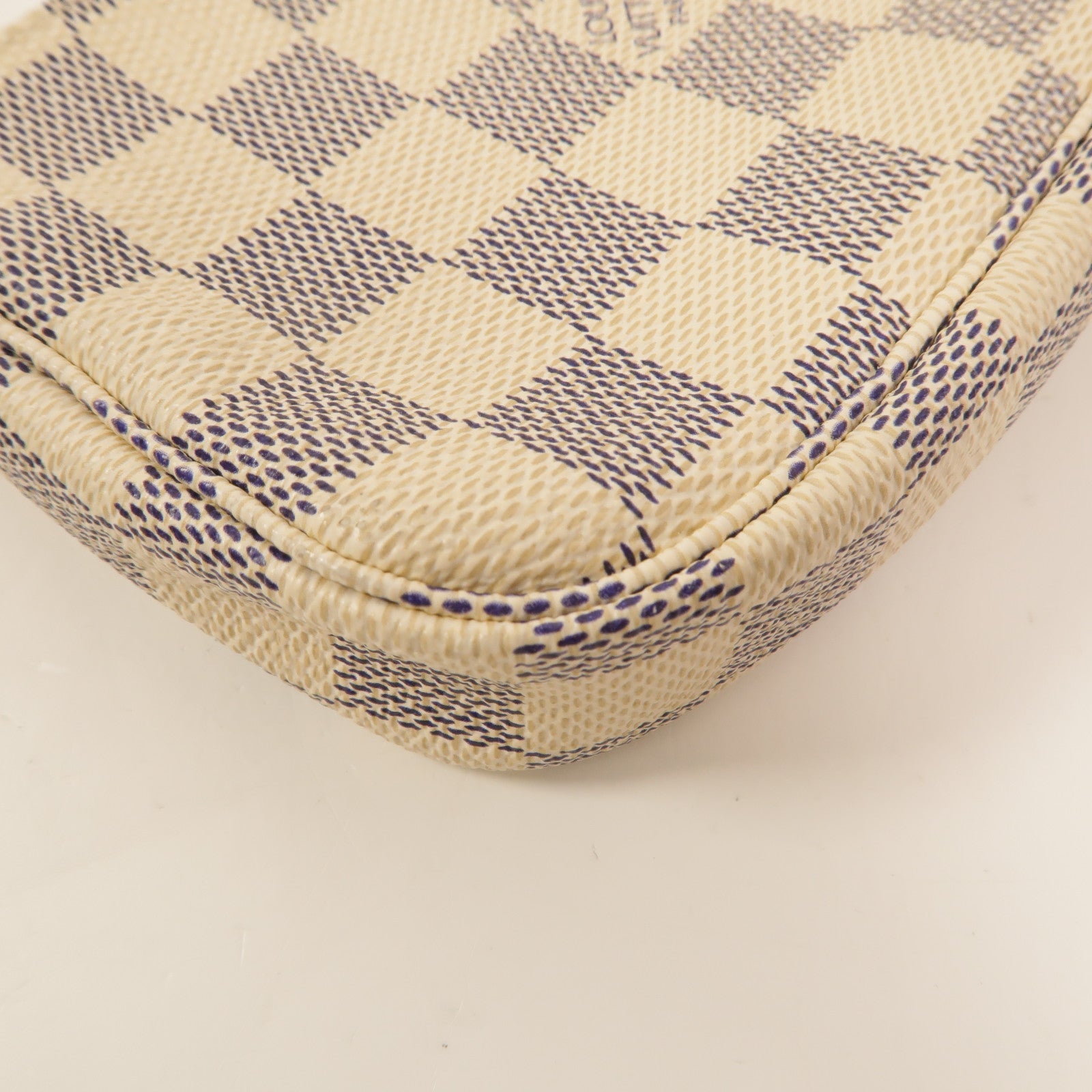 LOUIS VUITTON Damier Azur Mini Pochette Accessories鏈帶手挽袋
