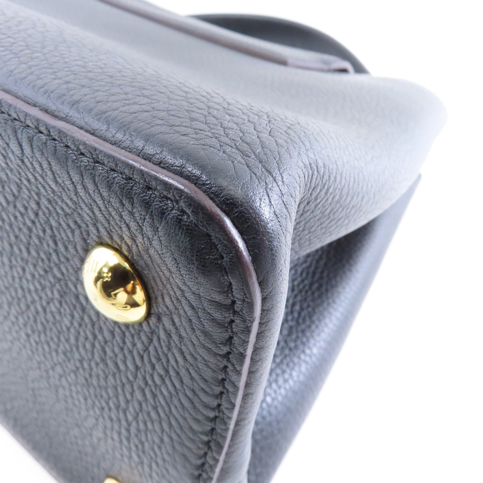 LOUIS VUITTON 牛皮皮革Capuciness MM金扣手挽袋黑色