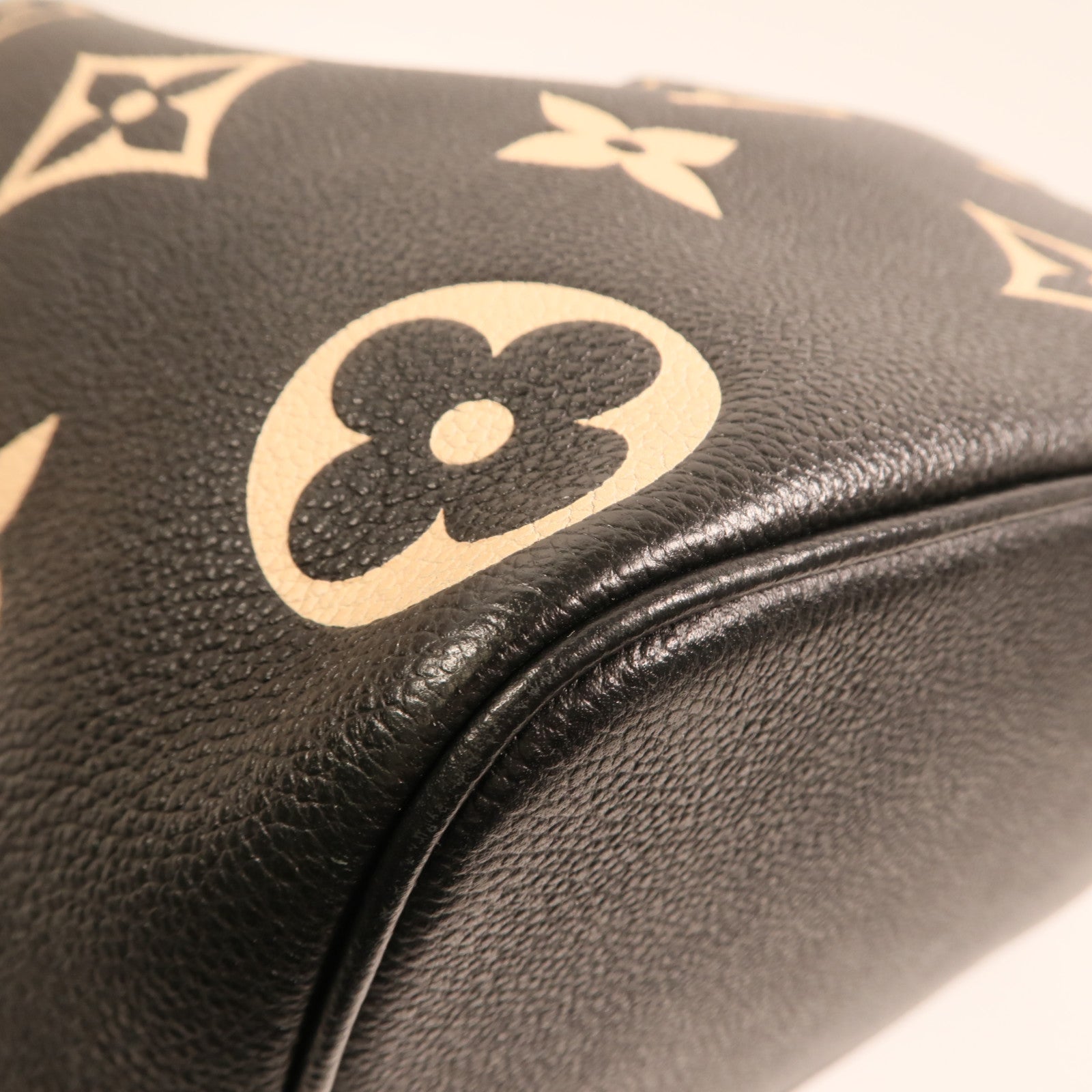 LOUIS VUITTON Monogram Empreinte Bicolor Neo Noe MM金扣手挽肩背兩用袋