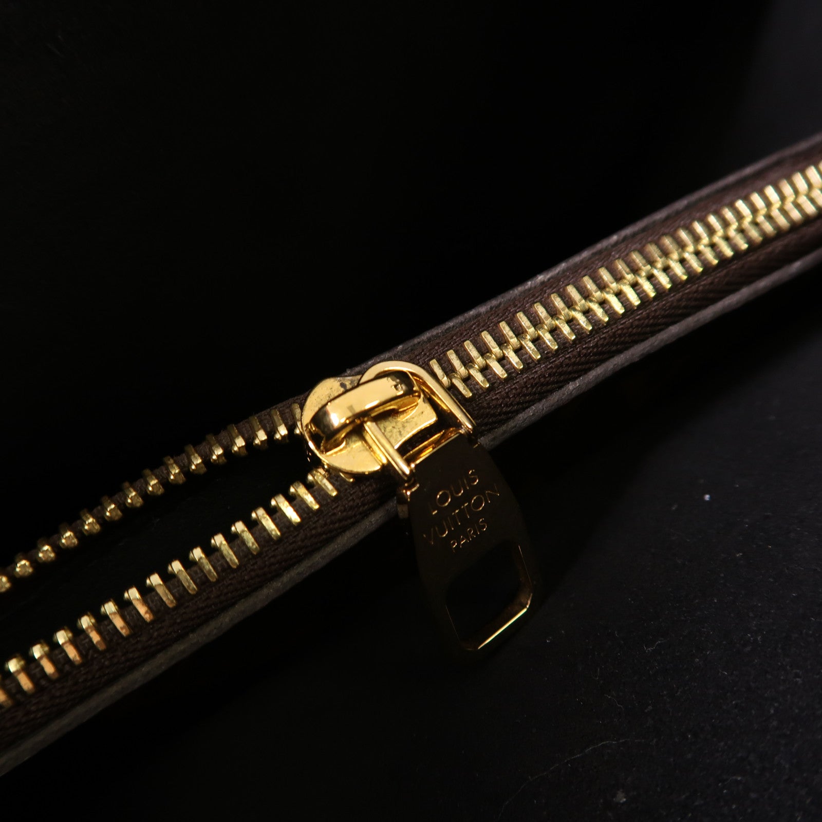 LOUIS VUITTON Monogram Neo Noe MM金扣肩背袋棕色