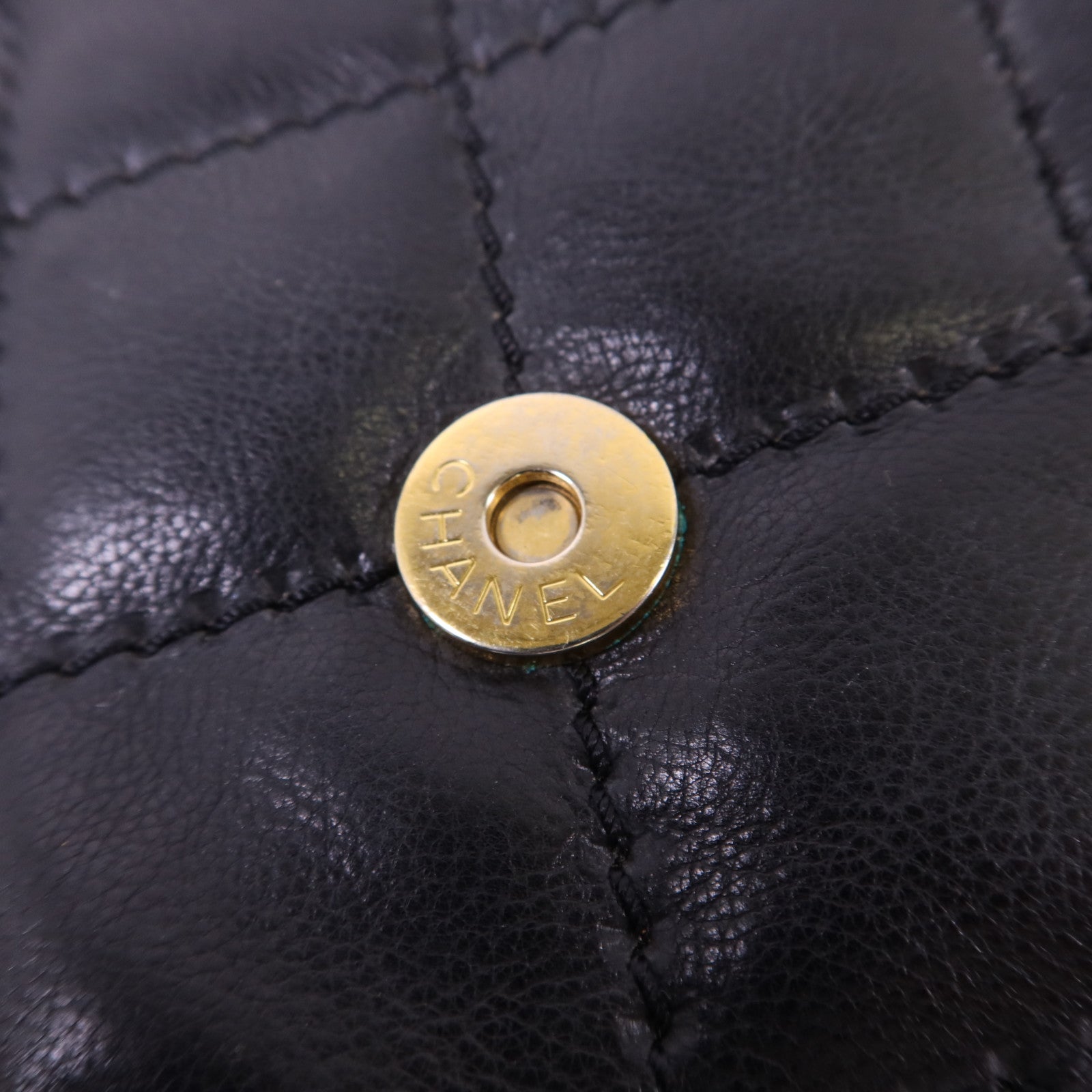 CHANEL 牛皮皮革Shoulder Bag金扣肩背袋