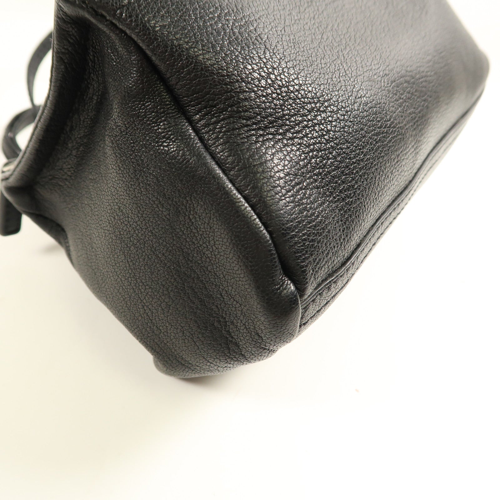 GIVENCHY 牛皮皮革Shoulder Bag銀扣肩背袋