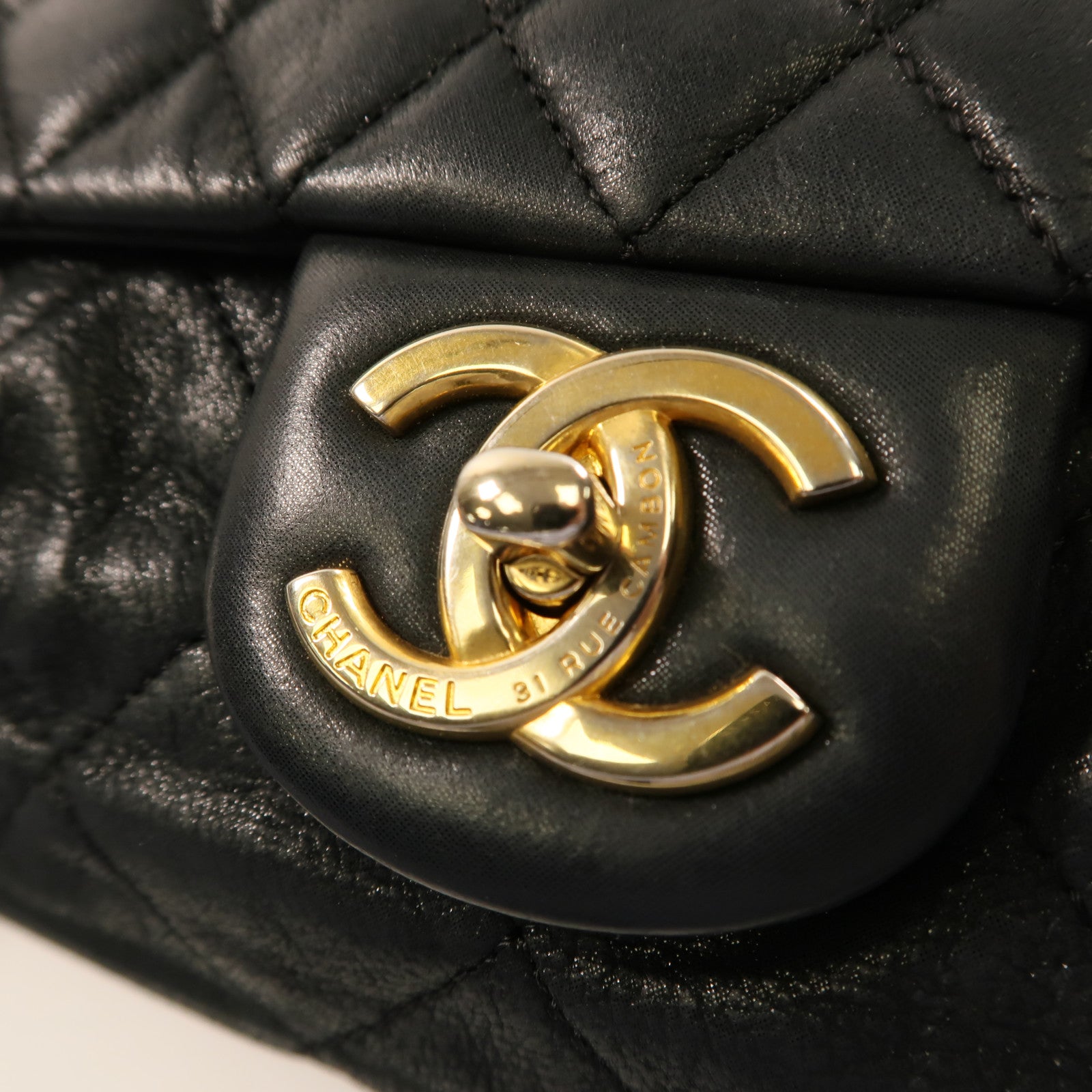 CHANEL 牛皮皮革Shoulder Bag金扣鏈帶肩背袋黑色