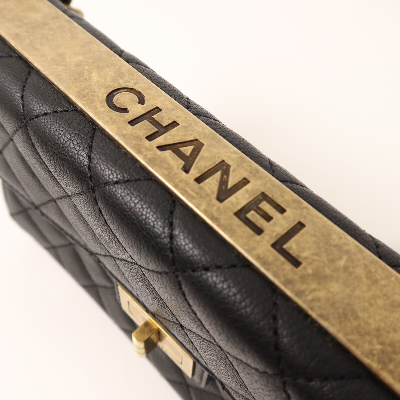 CHANEL 牛皮皮革2.55 Trendy Flap Bag金扣鏈帶肩背袋