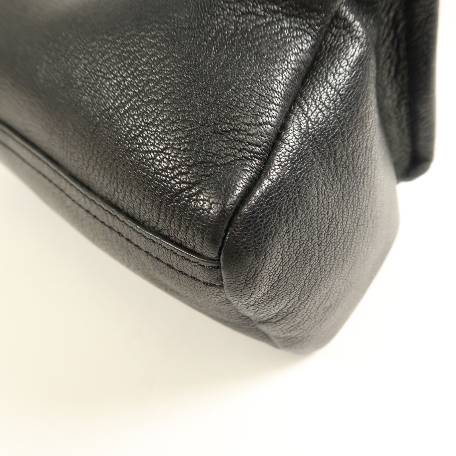 GIVENCHY 牛皮皮革Shoulder Bag銀扣肩背袋