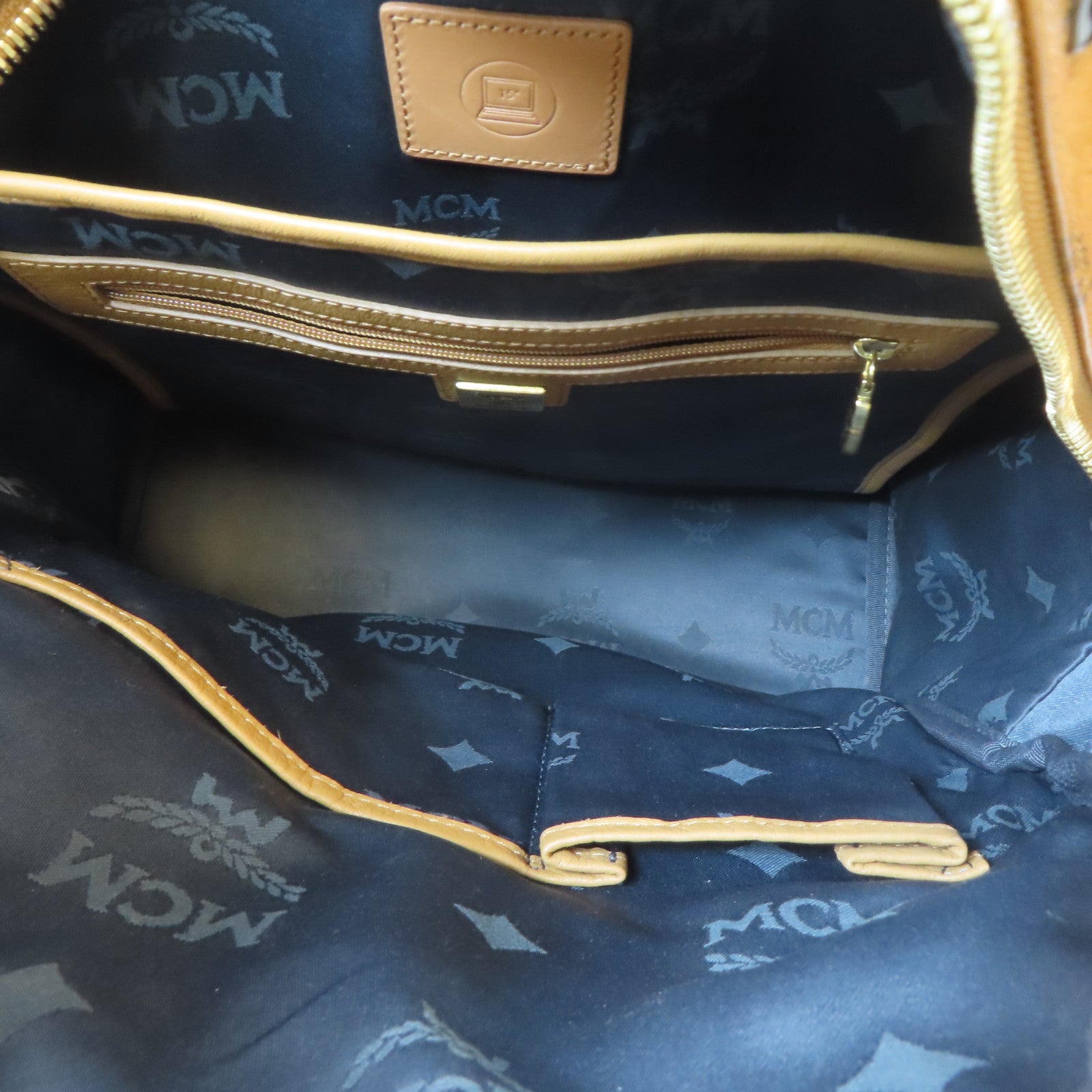 MCM 皮革Stark Side Studs Backpack金扣背包啡色
