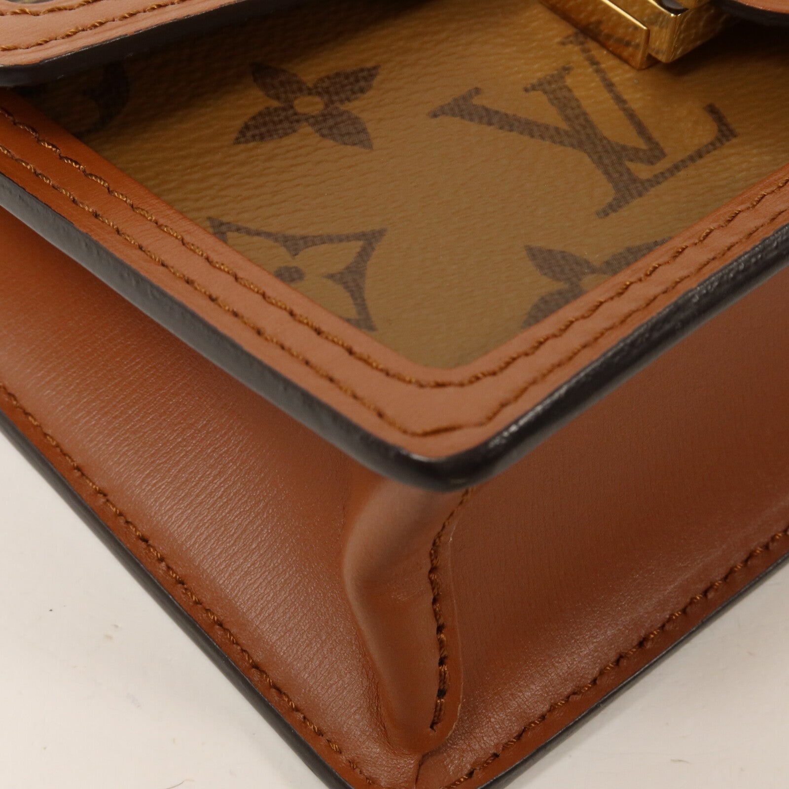 LOUIS VUITTON Monogram Reverse Dauphine Chain Wallet鏈帶肩背袋