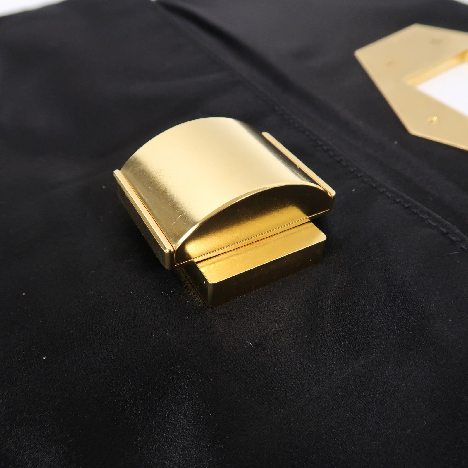 LANVIN 絲質Clutch Bag金扣手拿包黑色