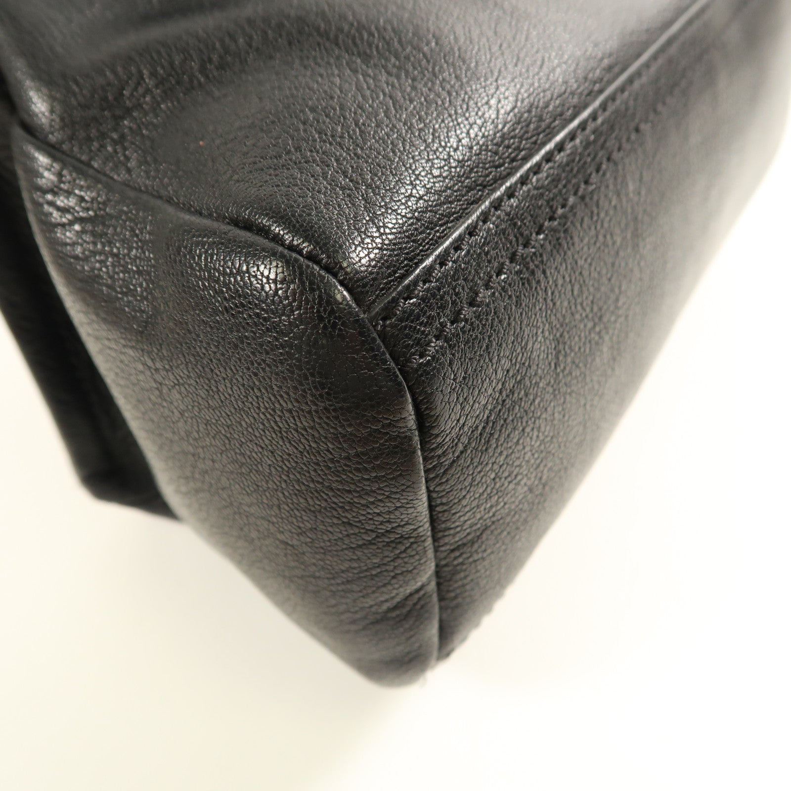 GIVENCHY 牛皮皮革Shoulder Bag銀扣肩背袋