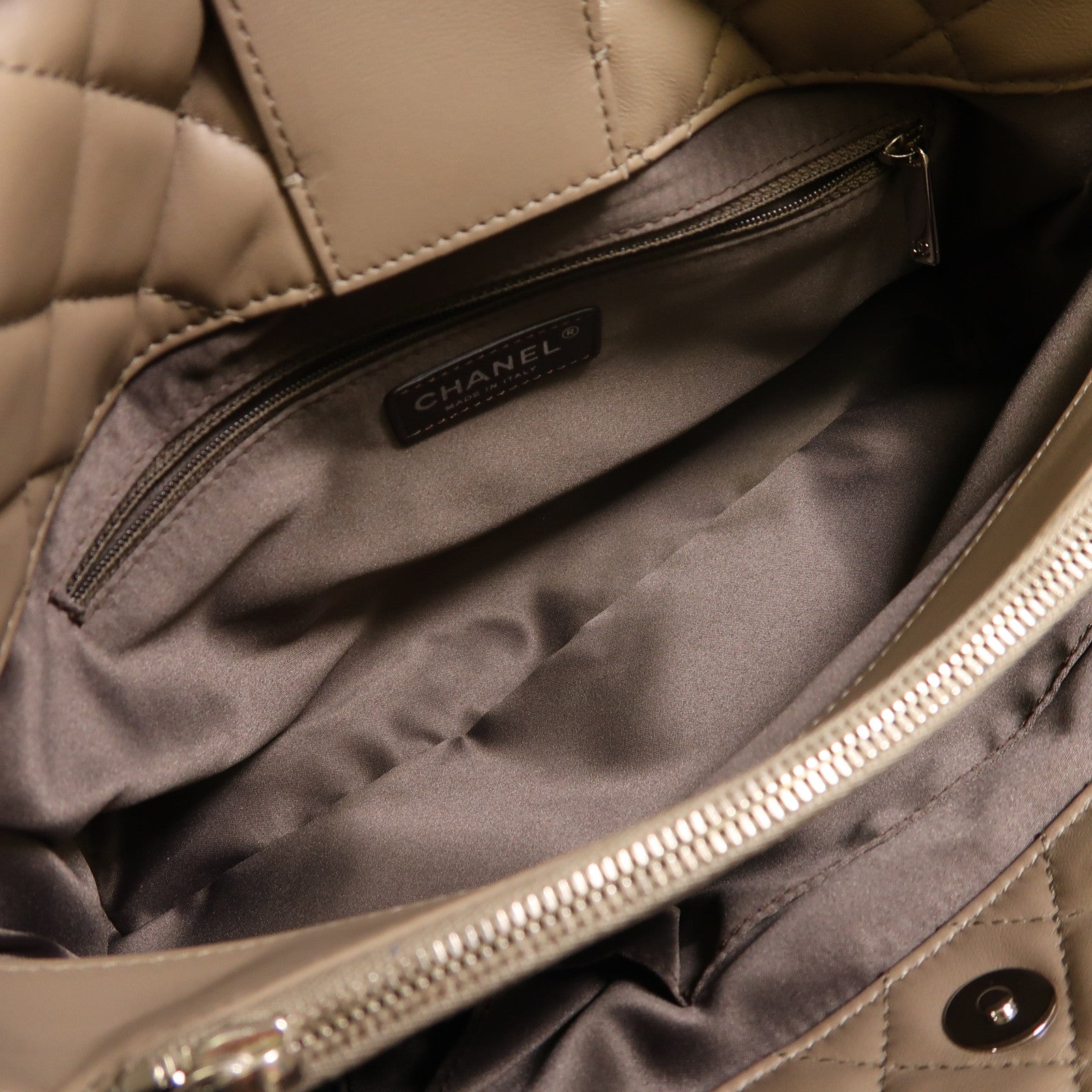 CHANEL 羊皮皮革Chain Shoulder銀扣鏈帶肩背袋