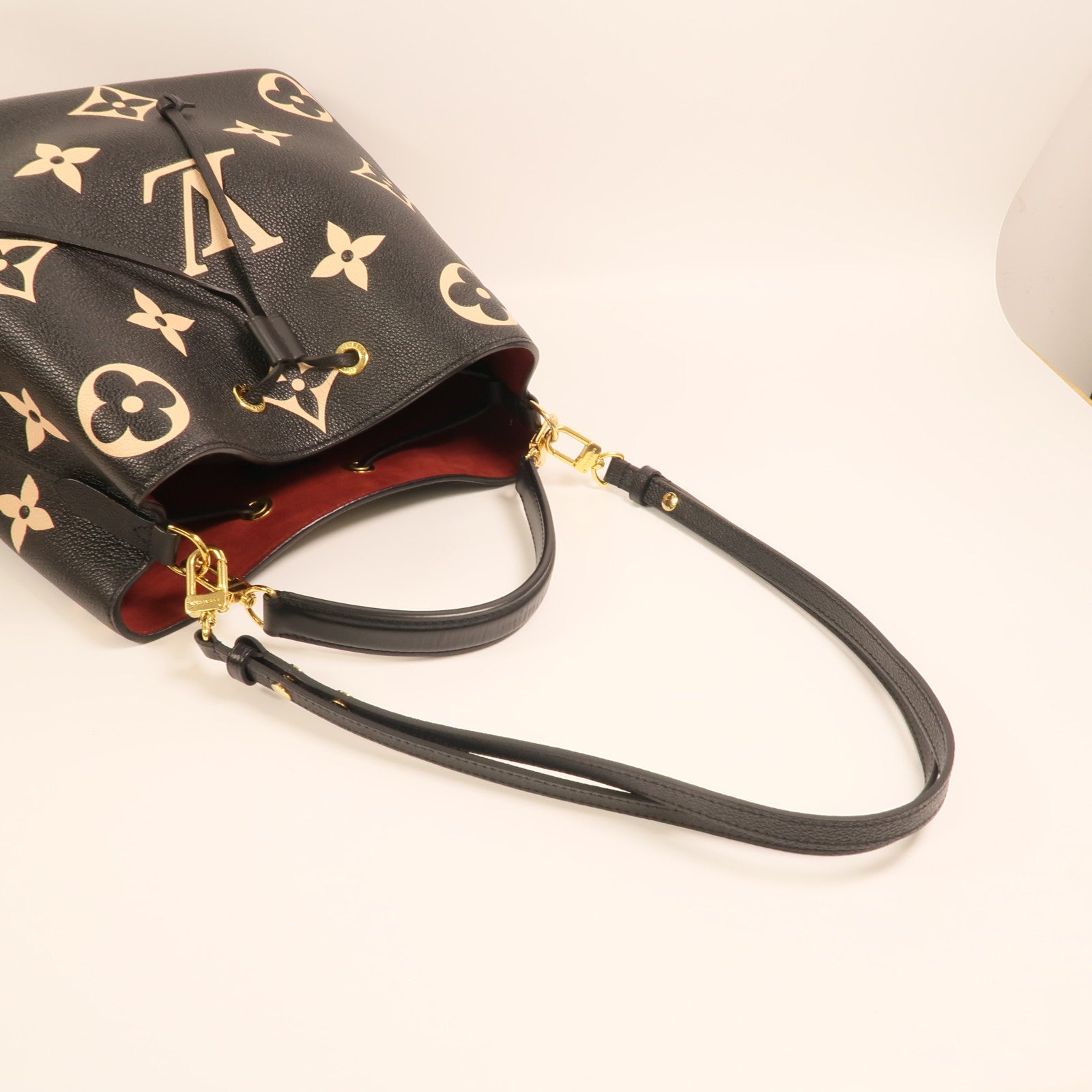 LOUIS VUITTON Monogram Empreinte Bicolor Neo Noe MM金扣手挽肩背兩用袋
