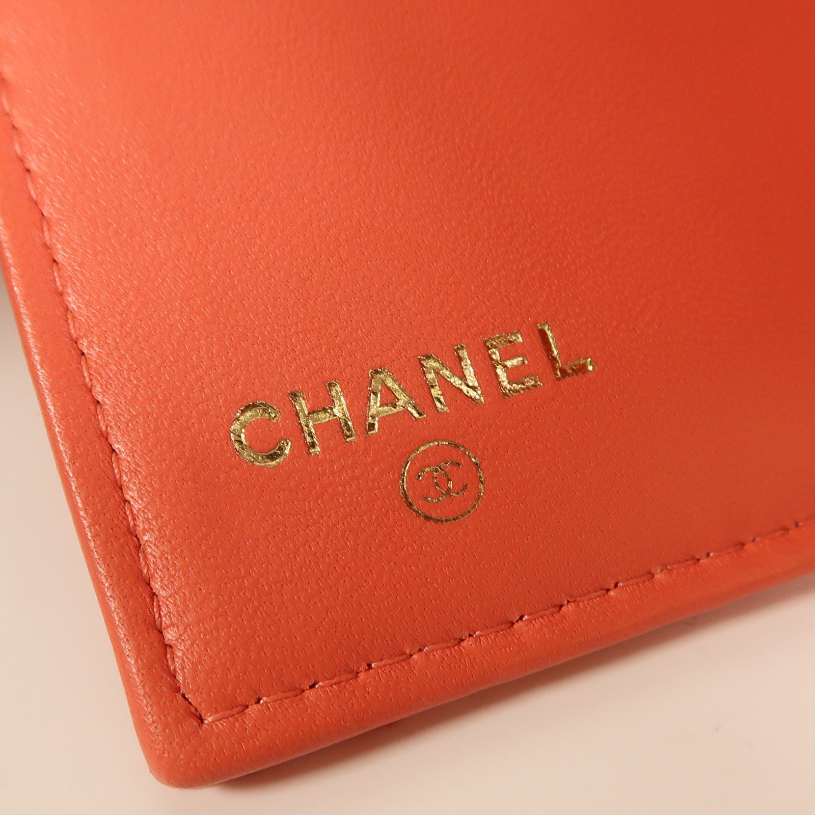 CHANEL 牛皮皮革Boy Wallet金扣錢包