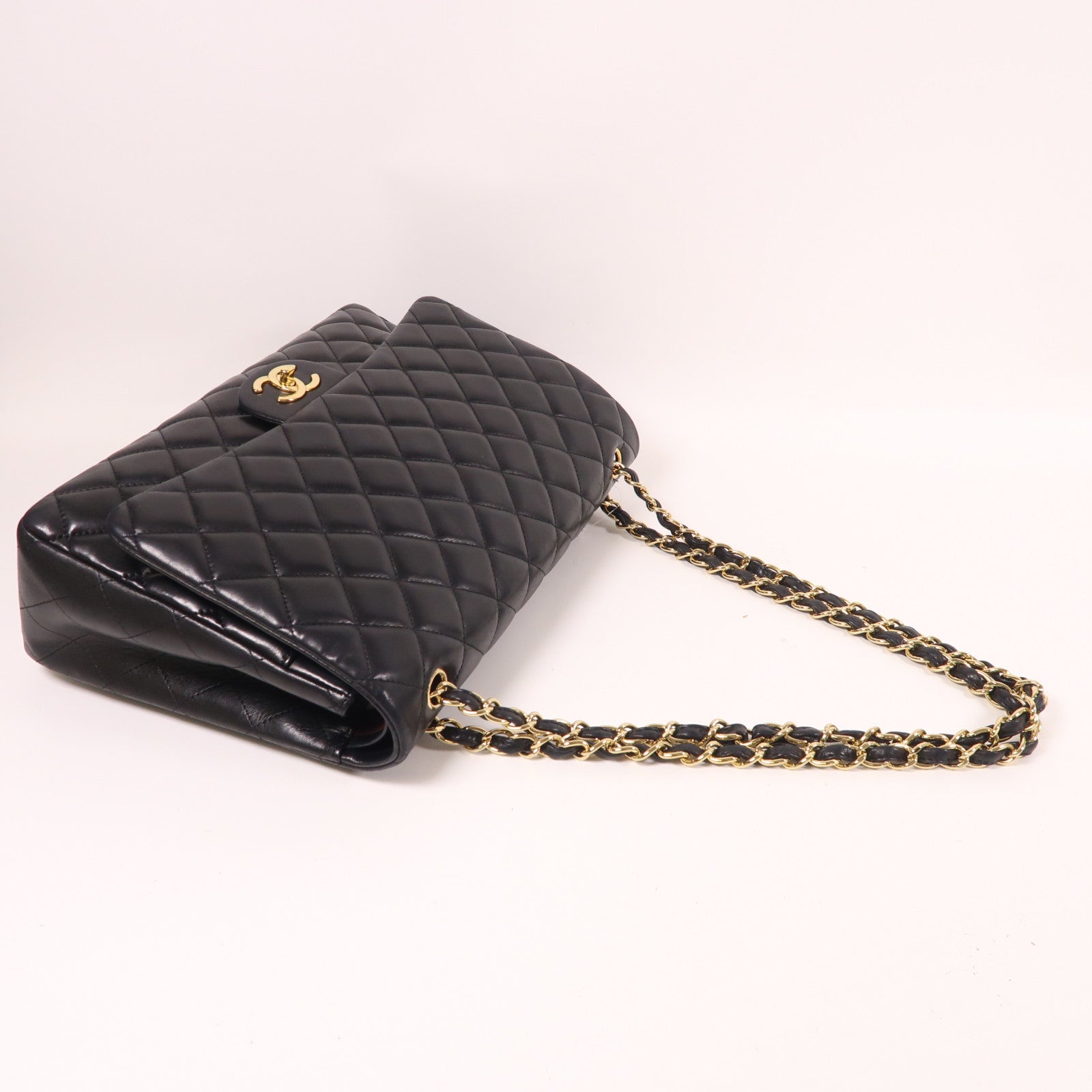 CHANEL 羊皮皮革Maxi Classic金扣鏈帶肩背袋黑色