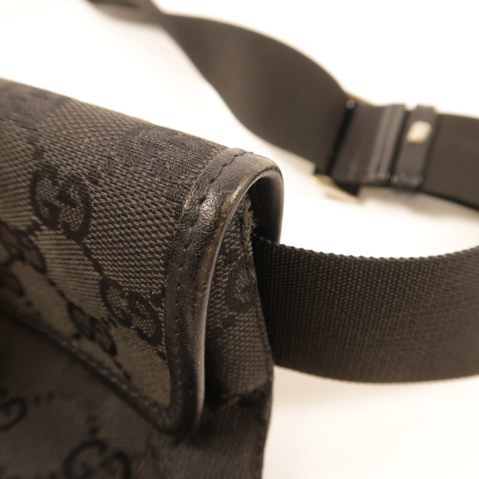 GUCCI 帆布Belt Bag銀扣肩背袋