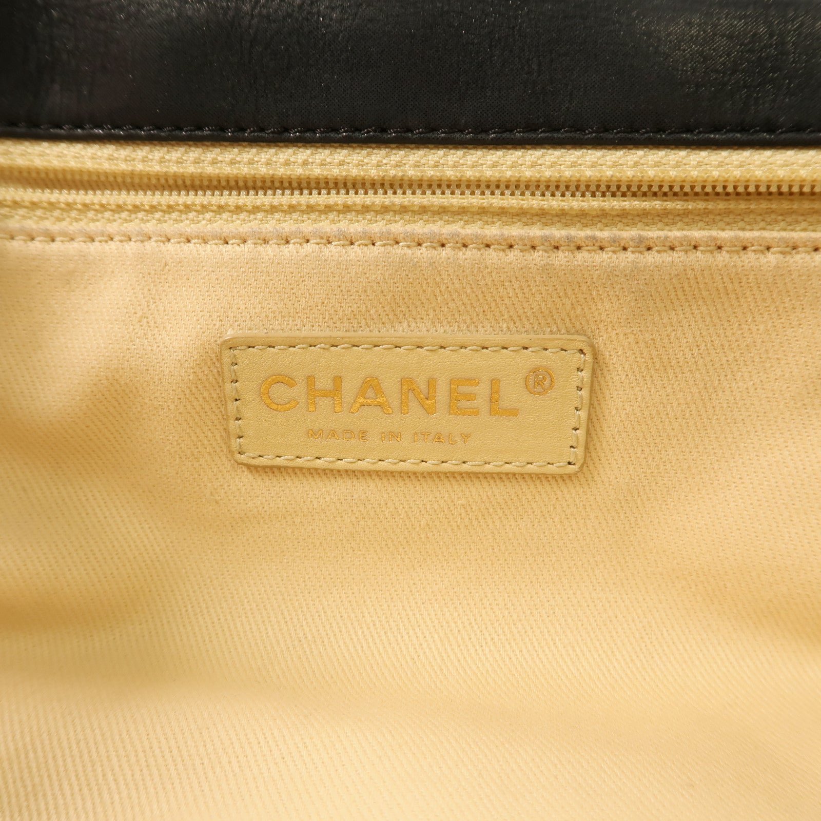 CHANEL 牛皮皮革Shoulder Bag金扣鏈帶肩背袋黑色
