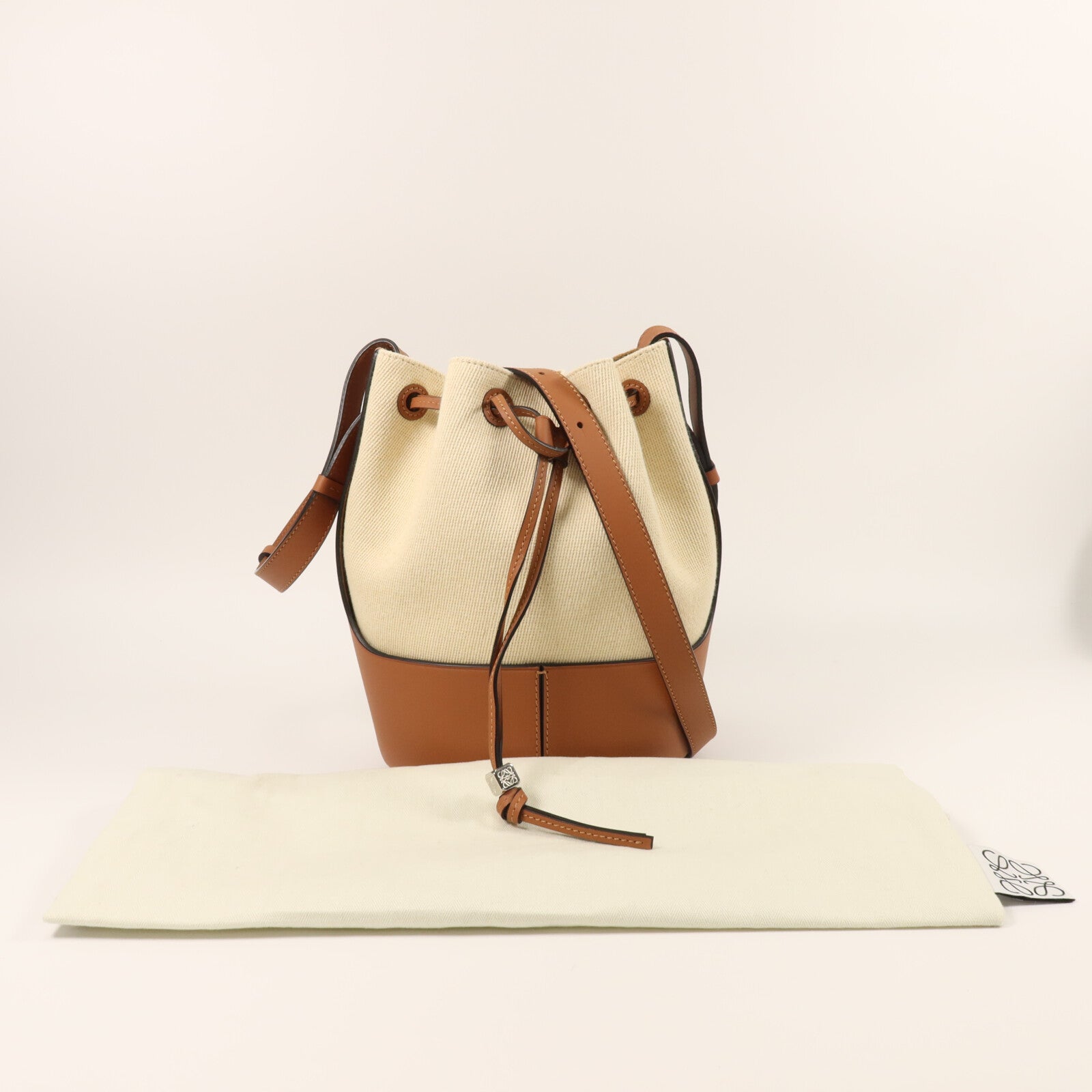 LOEWE 帆布/牛皮皮革Balloon Bag Small肩背袋