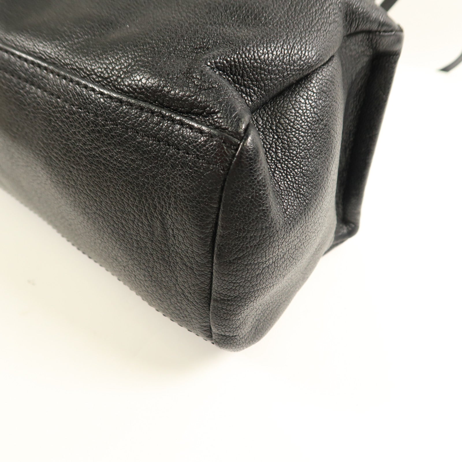 GIVENCHY 牛皮皮革Shoulder Bag銀扣肩背袋