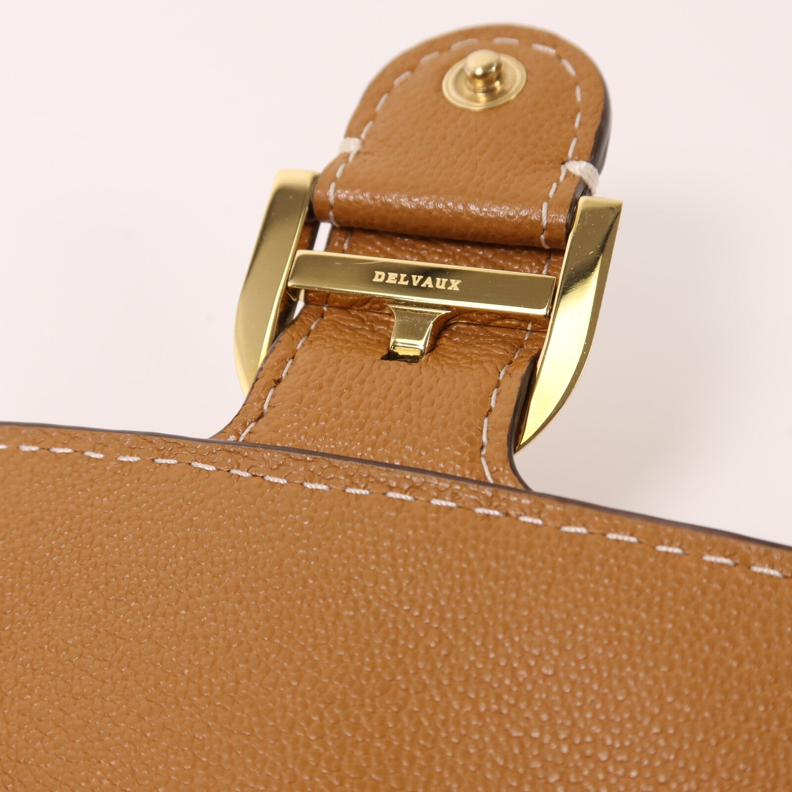 Delvaux 牛皮皮革Brillant Long Wallet Chain金扣鏈帶肩背袋