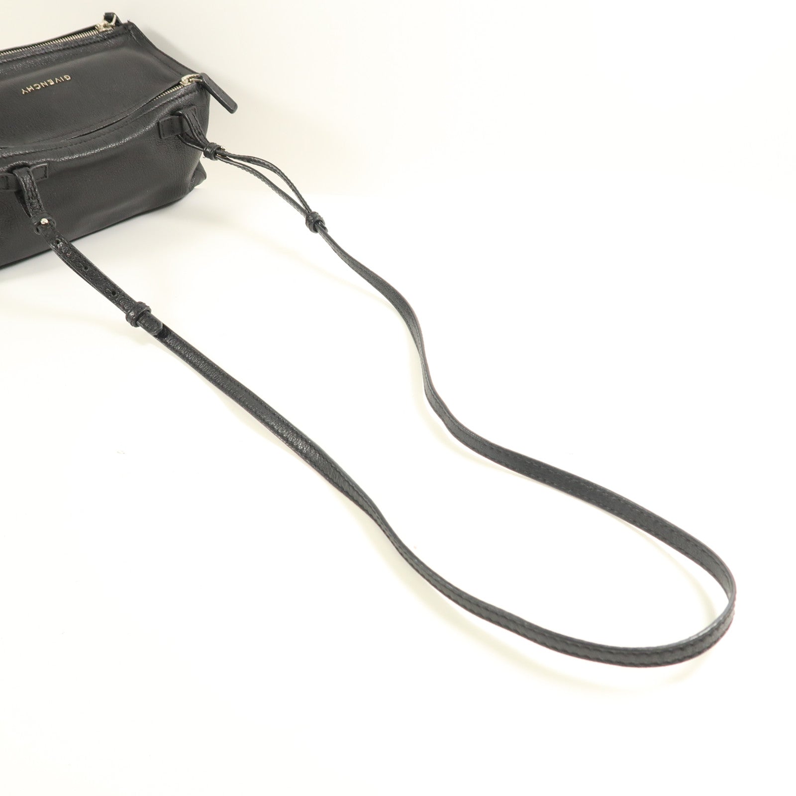 GIVENCHY 牛皮皮革Shoulder Bag銀扣肩背袋