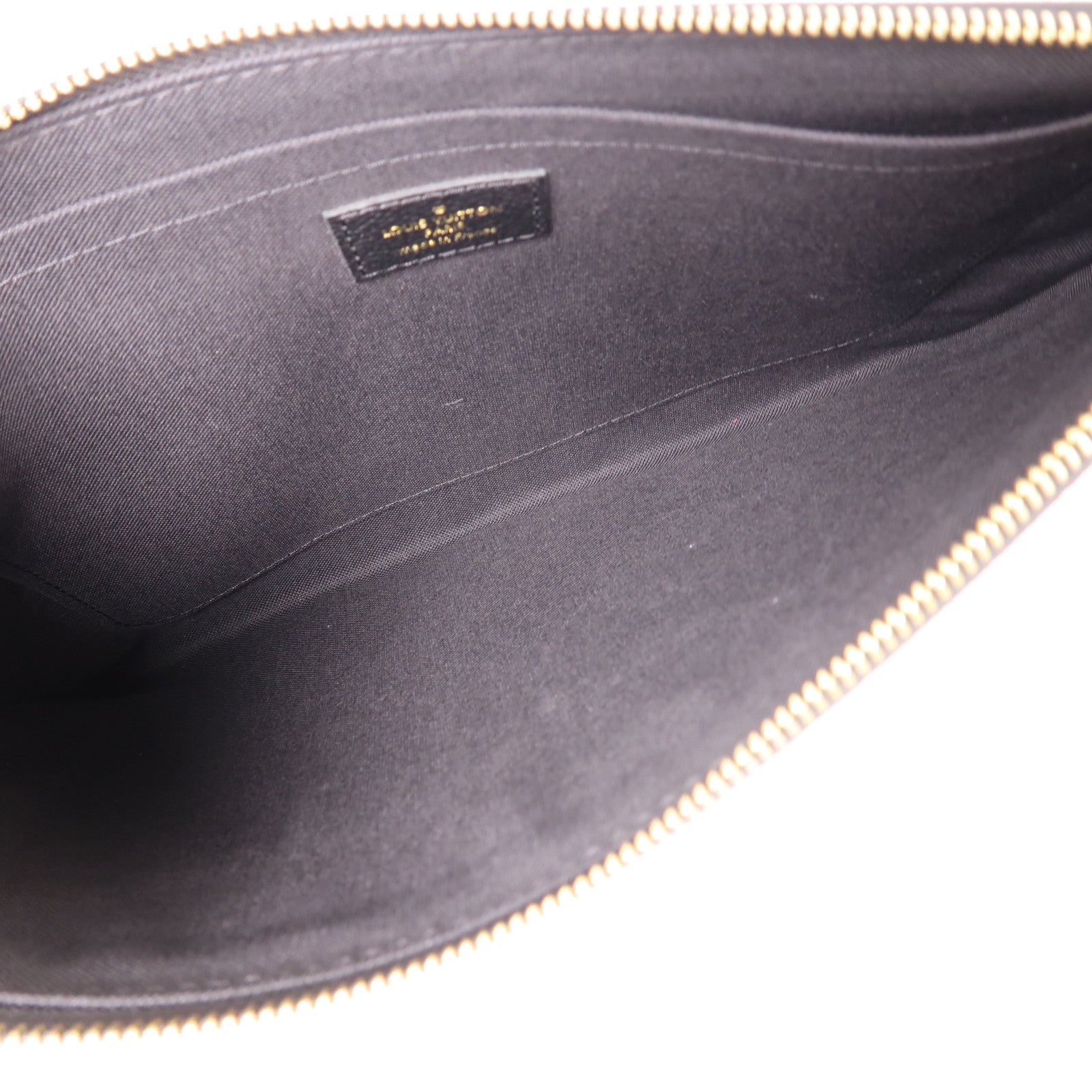 LOUIS VUITTON Monogram Empreinte Daily Pouch金扣手拿包黑色