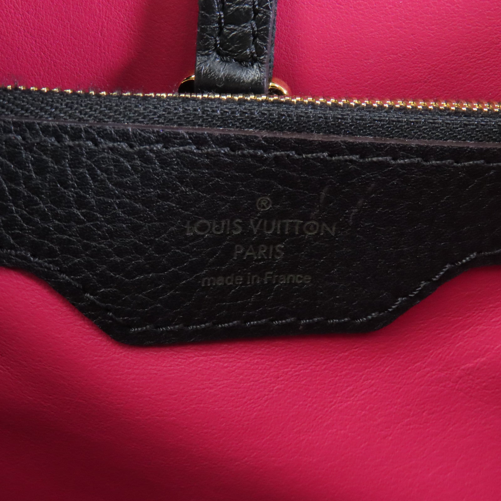 LOUIS VUITTON 牛皮皮革Capuciness MM金扣手挽袋黑色