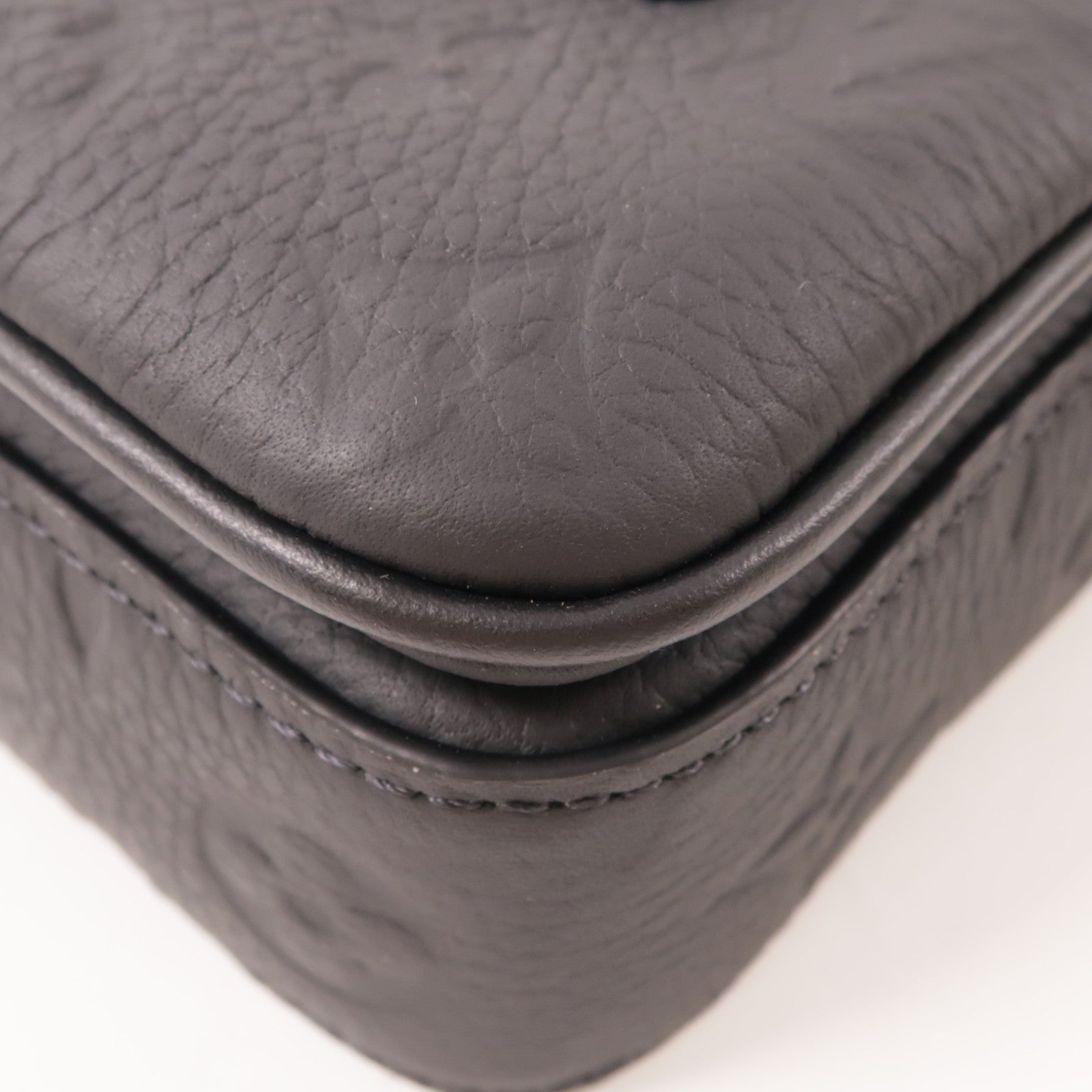 LOUIS VUITTON Monogram Taurillon S-Lock Vertical肩背袋