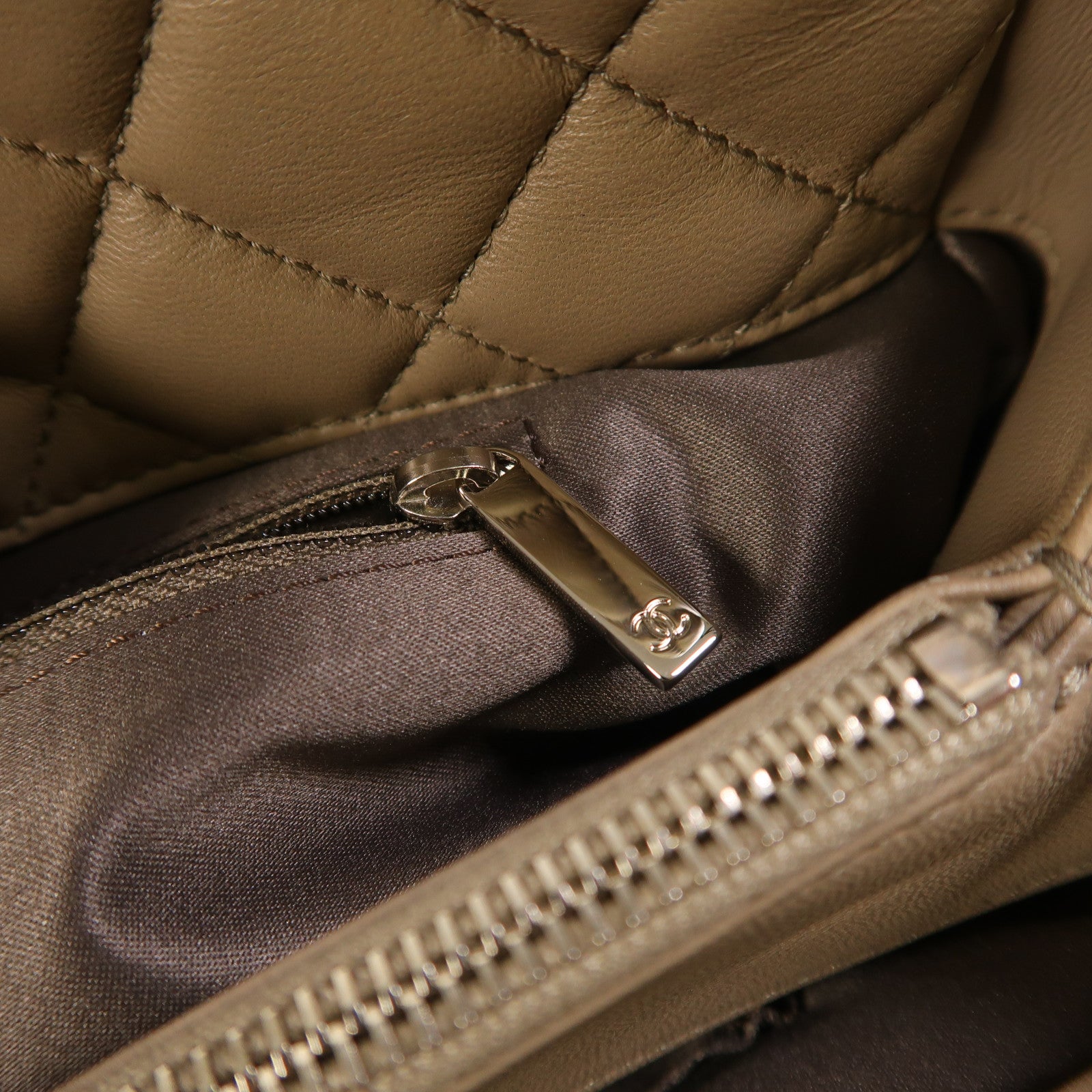 CHANEL 羊皮皮革Chain Shoulder銀扣鏈帶肩背袋