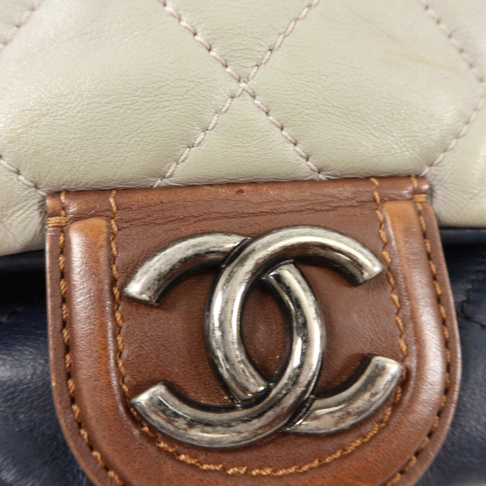 CHANEL 牛皮皮革Tricolor Country Chic Flap Bag鏈帶肩背袋