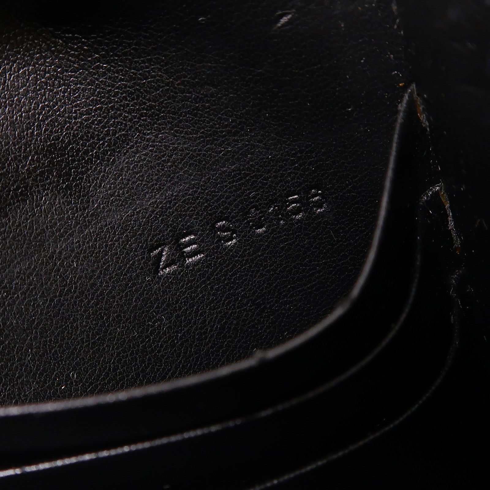 GIVENCHY 牛皮皮革Chain Shoulder銀扣鏈帶肩背袋