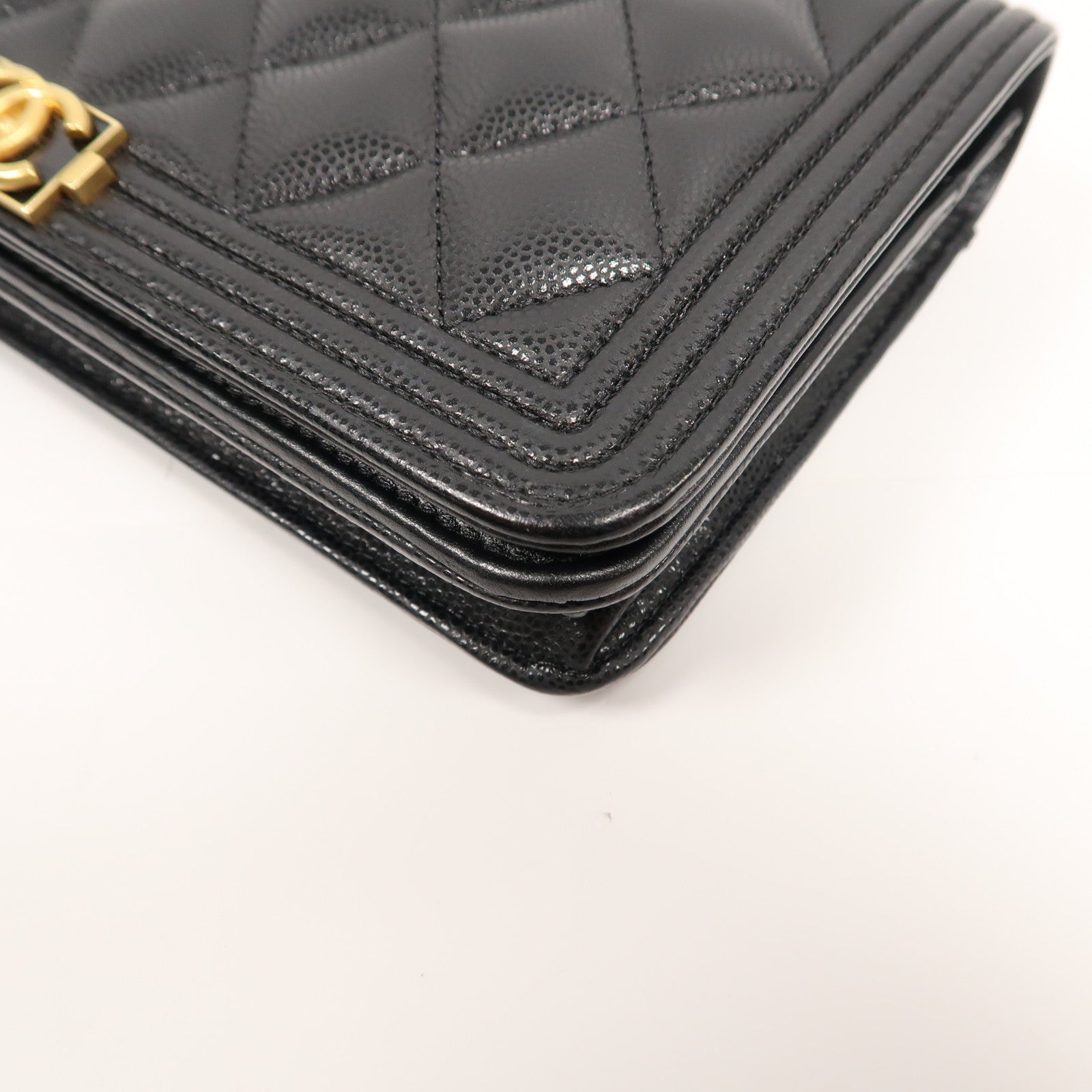 CHANEL Caviar皮革Boy Wallet On Chain金扣手挽肩背兩用袋黑色