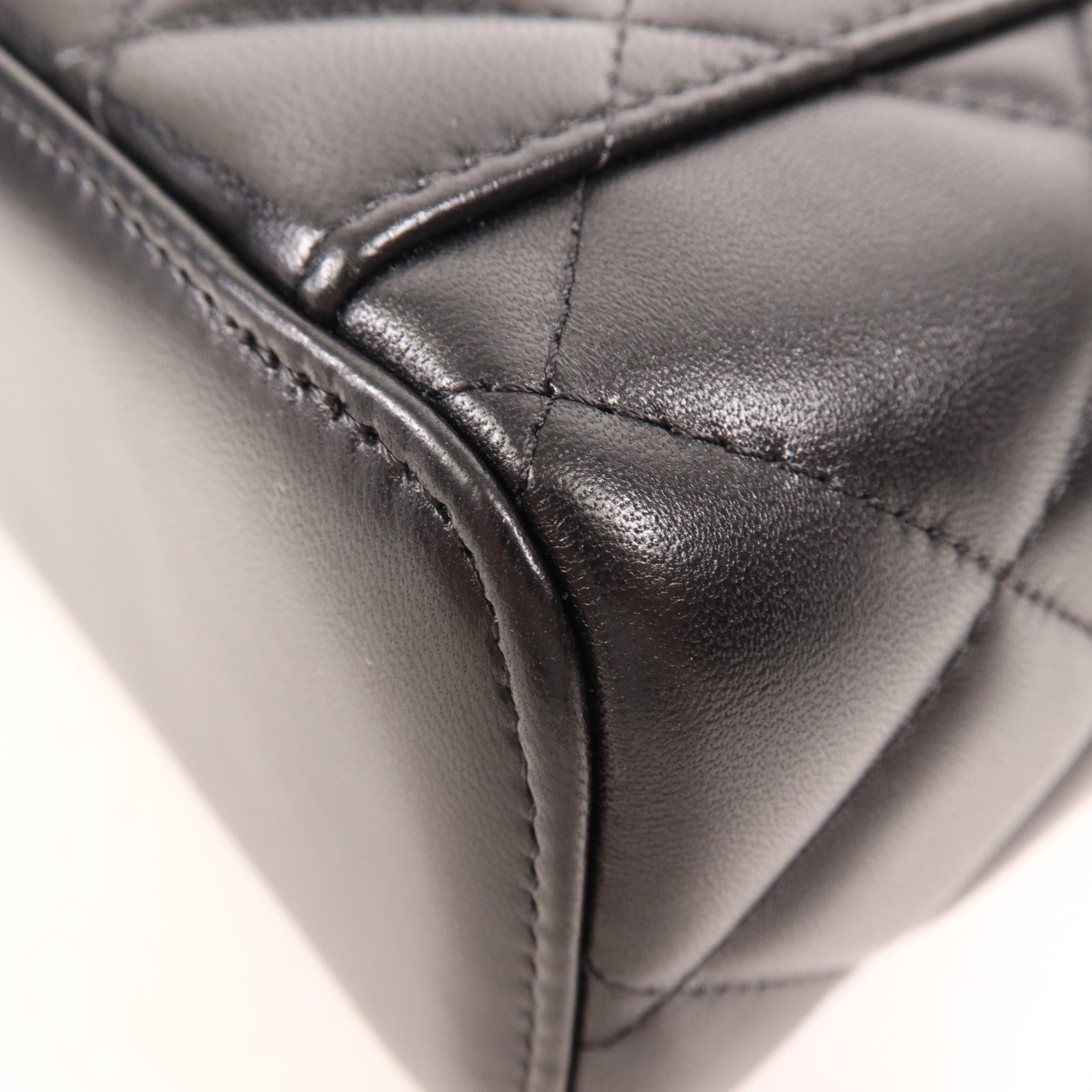 CHANEL 羊皮皮革Vanity Case金扣鏈帶肩背袋