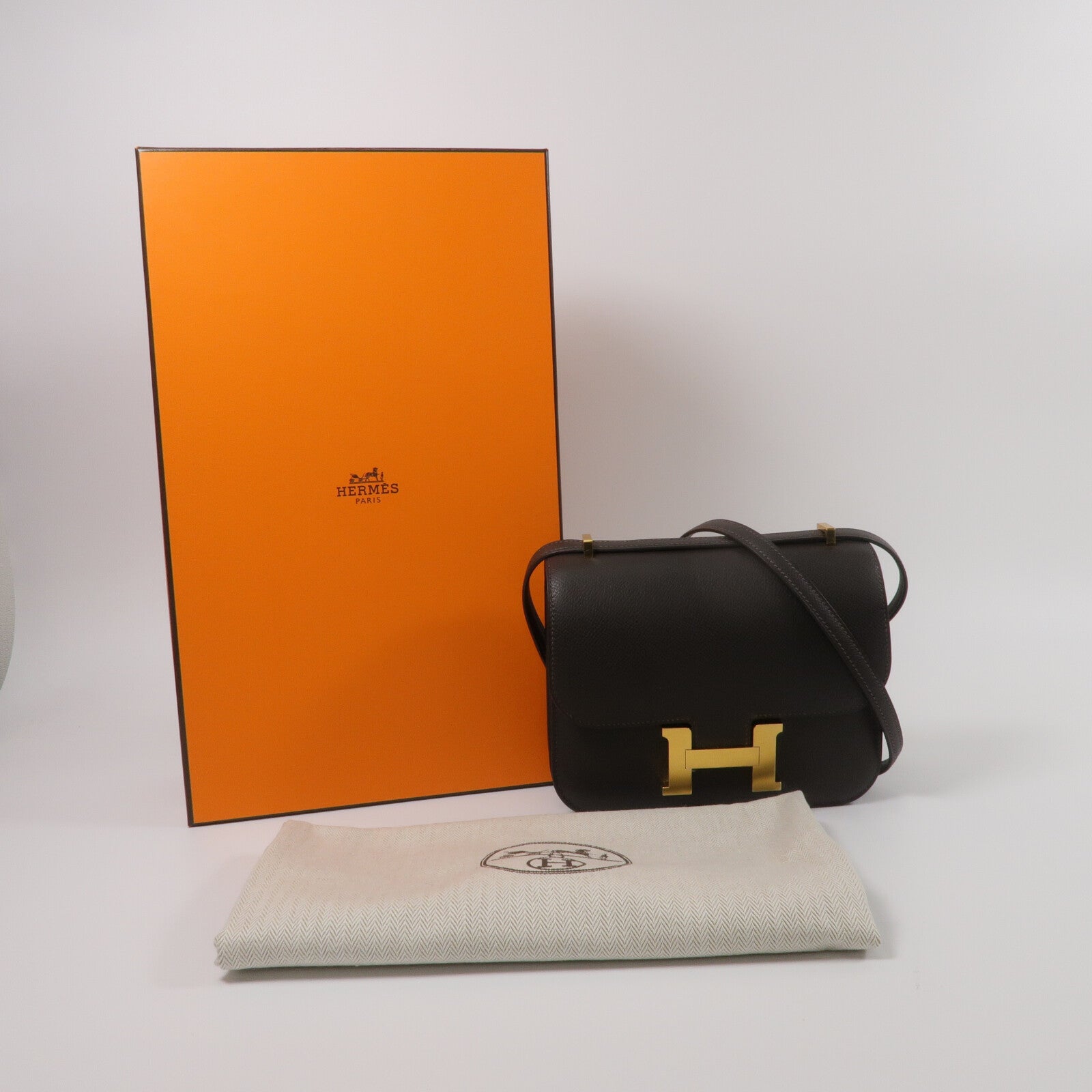 HERMES Epsom皮革Constance Mini肩背袋Bai Brun