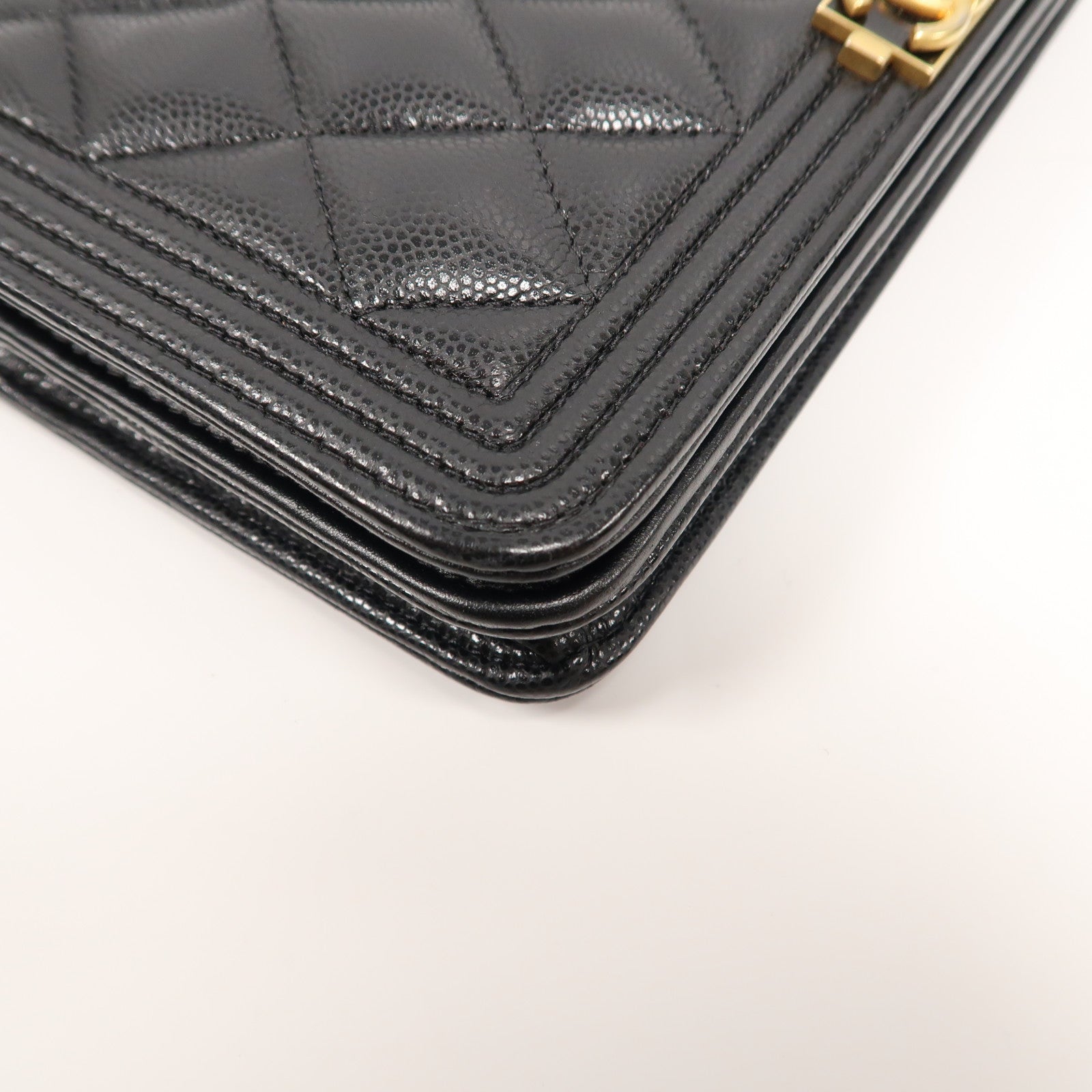 CHANEL Caviar皮革Boy Wallet On Chain金扣手挽肩背兩用袋黑色