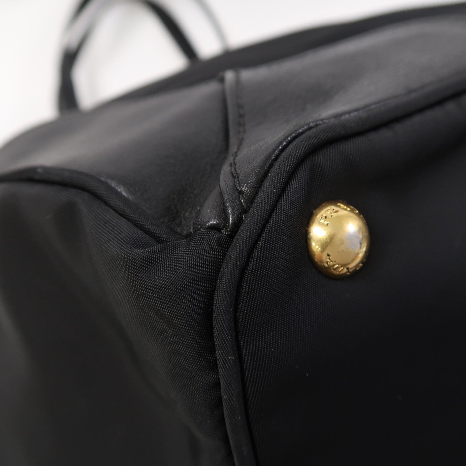 PRADA 尼龍Shoulder Bag金扣肩背袋黑色