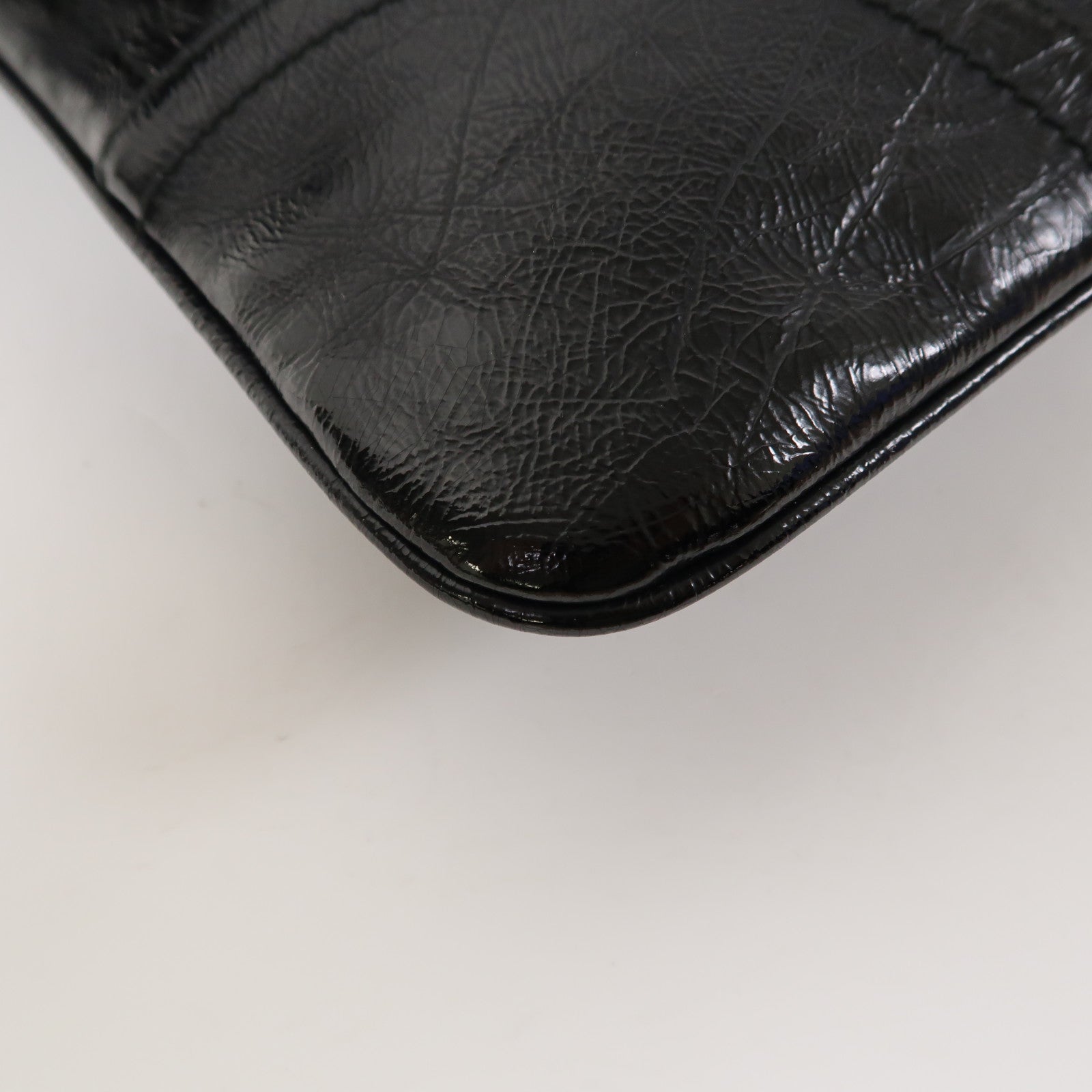 Alexander McQueen 漆皮皮革Mcqueen Clutch手拿包黑色