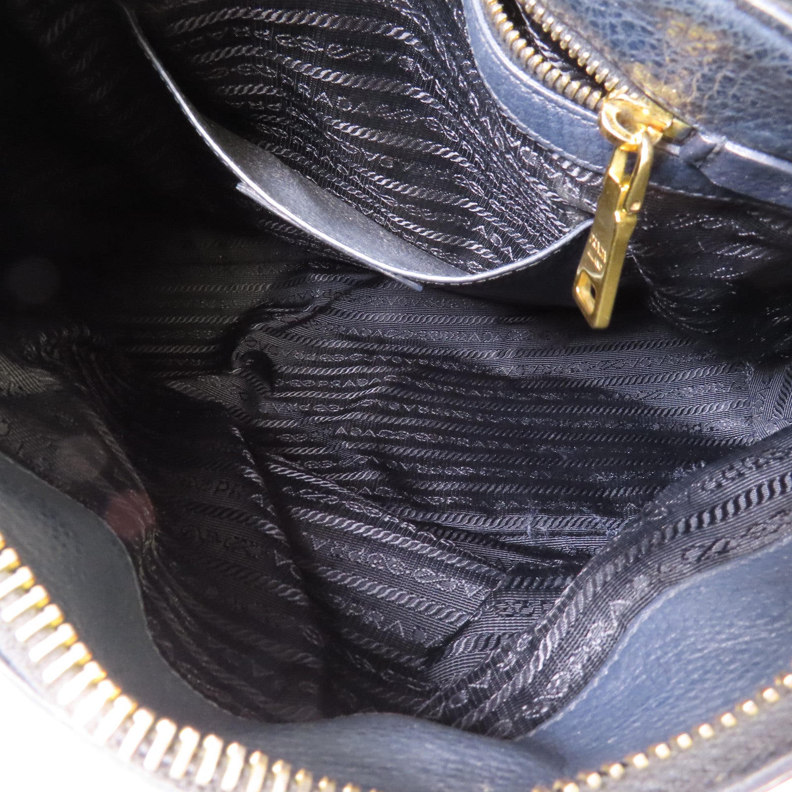 PRADA 【激減優惠】牛皮皮革Handbag金扣手挽袋