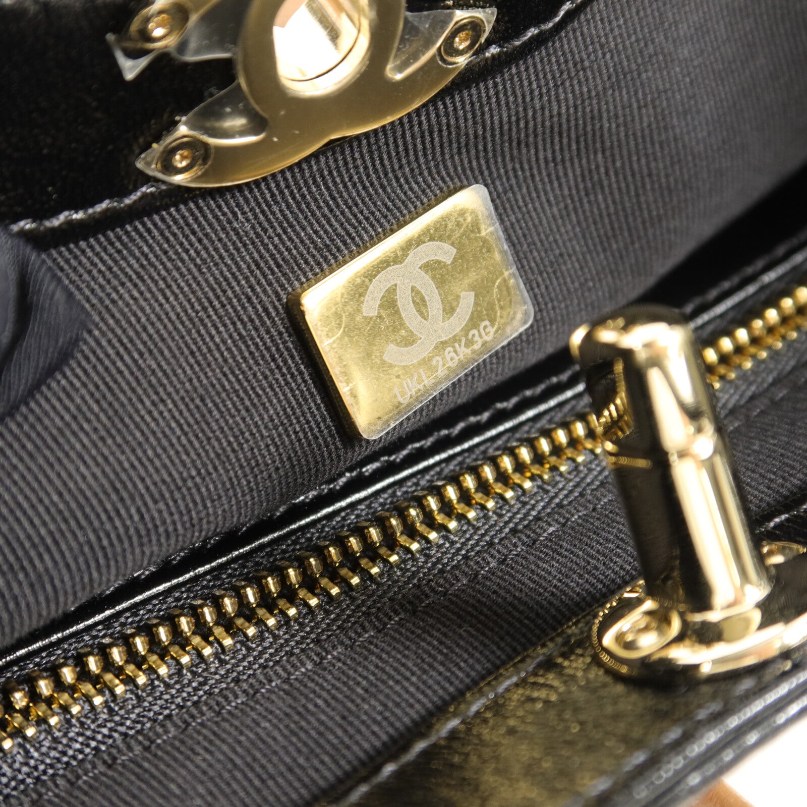 CHANEL 牛皮皮革31 Mini Shopping Bag鏈帶肩背袋