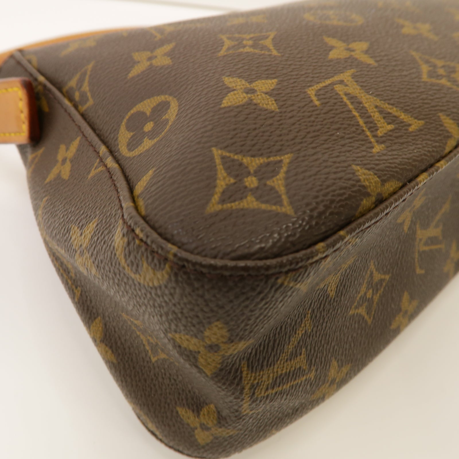 LOUIS VUITTON Monogram Mini Looping Shoulder Bag金扣肩背袋啡色